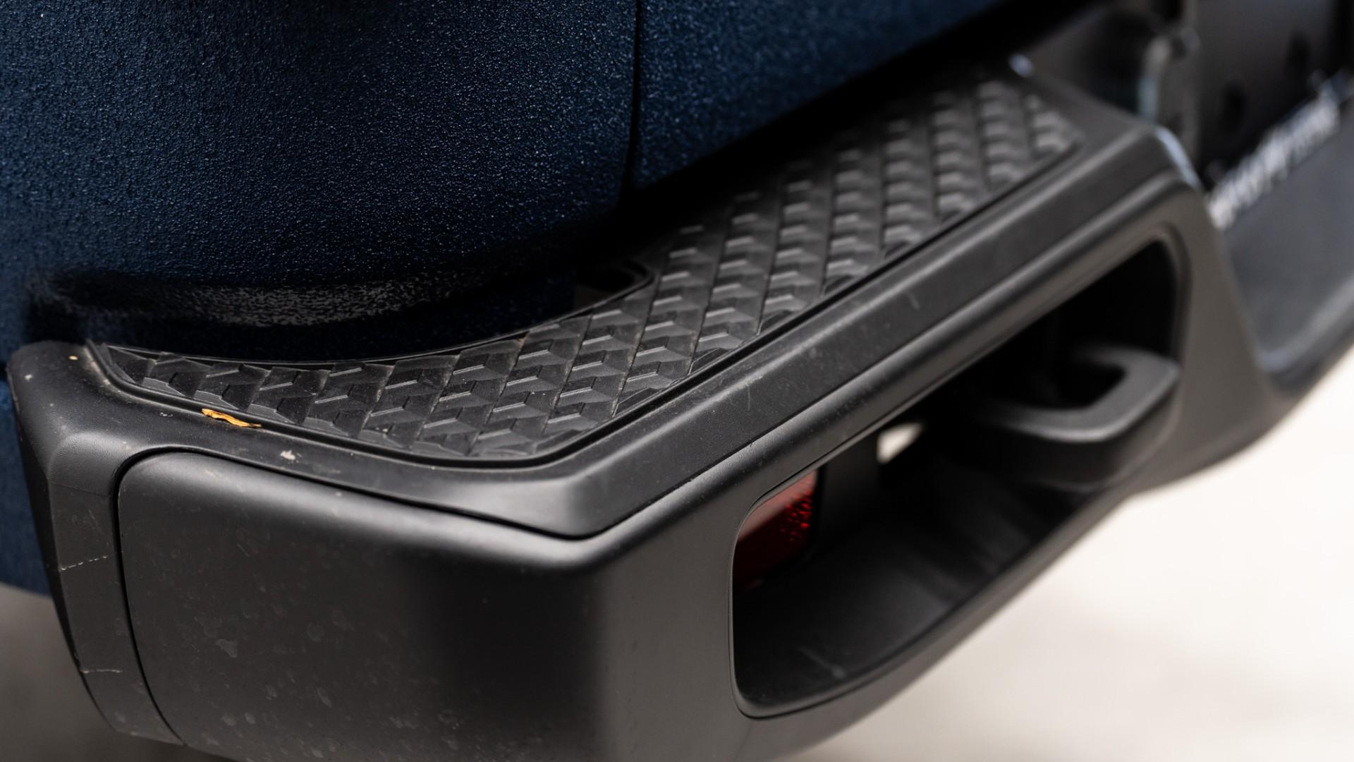 2025 JEEP GLADIATOR in Navy, photo 46 of 53