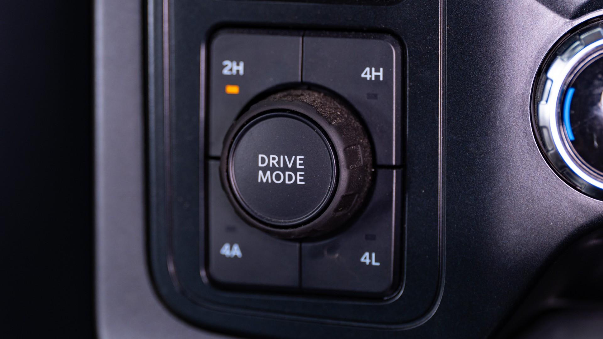 2024 FORD F-150 LARIAT in Carbonized Gray, photo 15 of 50