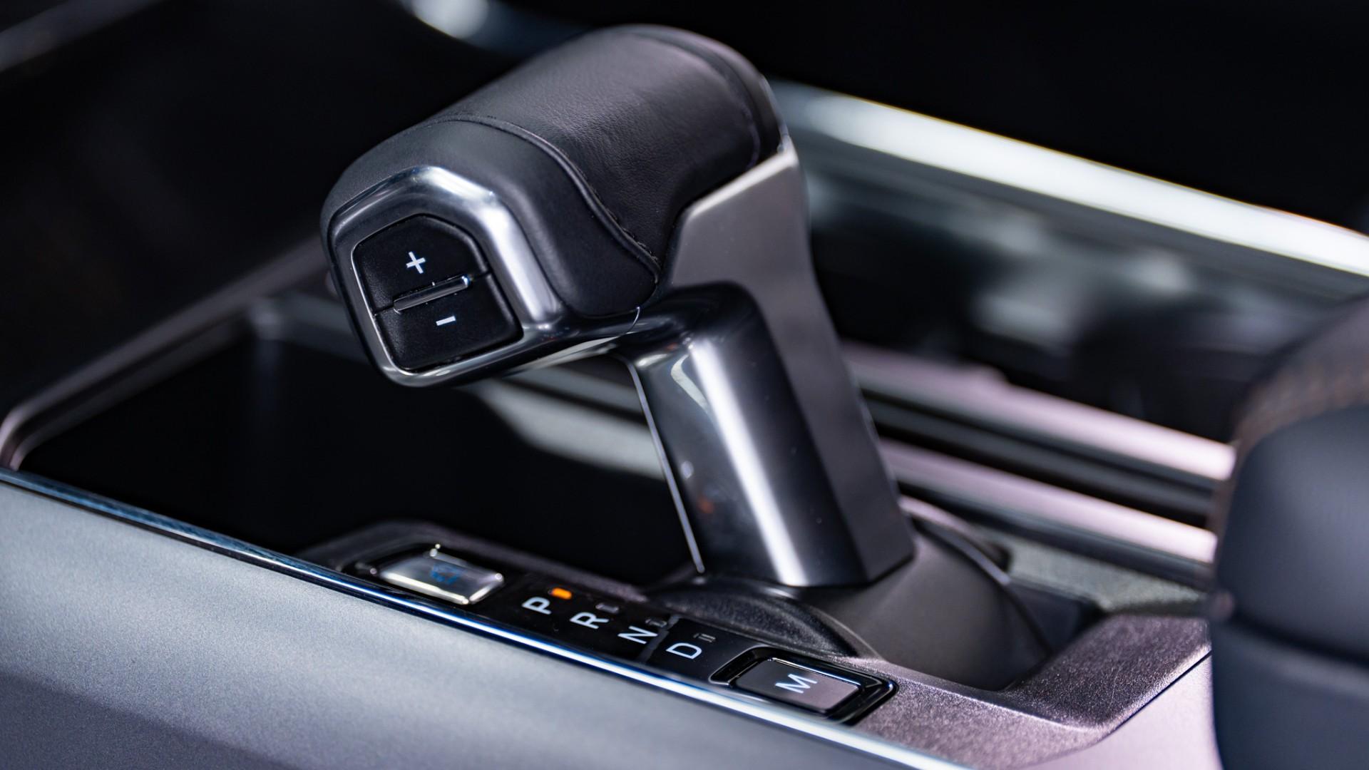 2024 FORD F-150 LARIAT in Carbonized Gray, photo 18 of 50