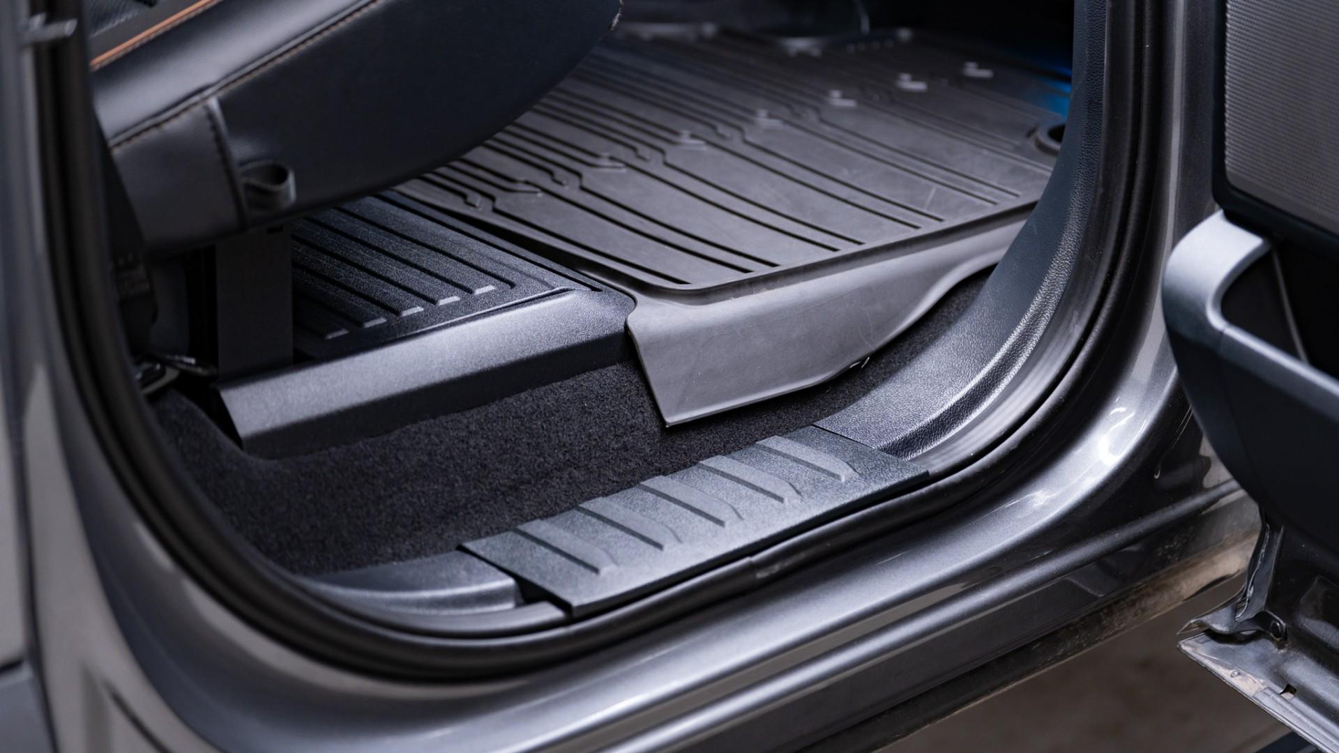 2024 FORD F-150 LARIAT in Carbonized Gray, photo 26 of 50