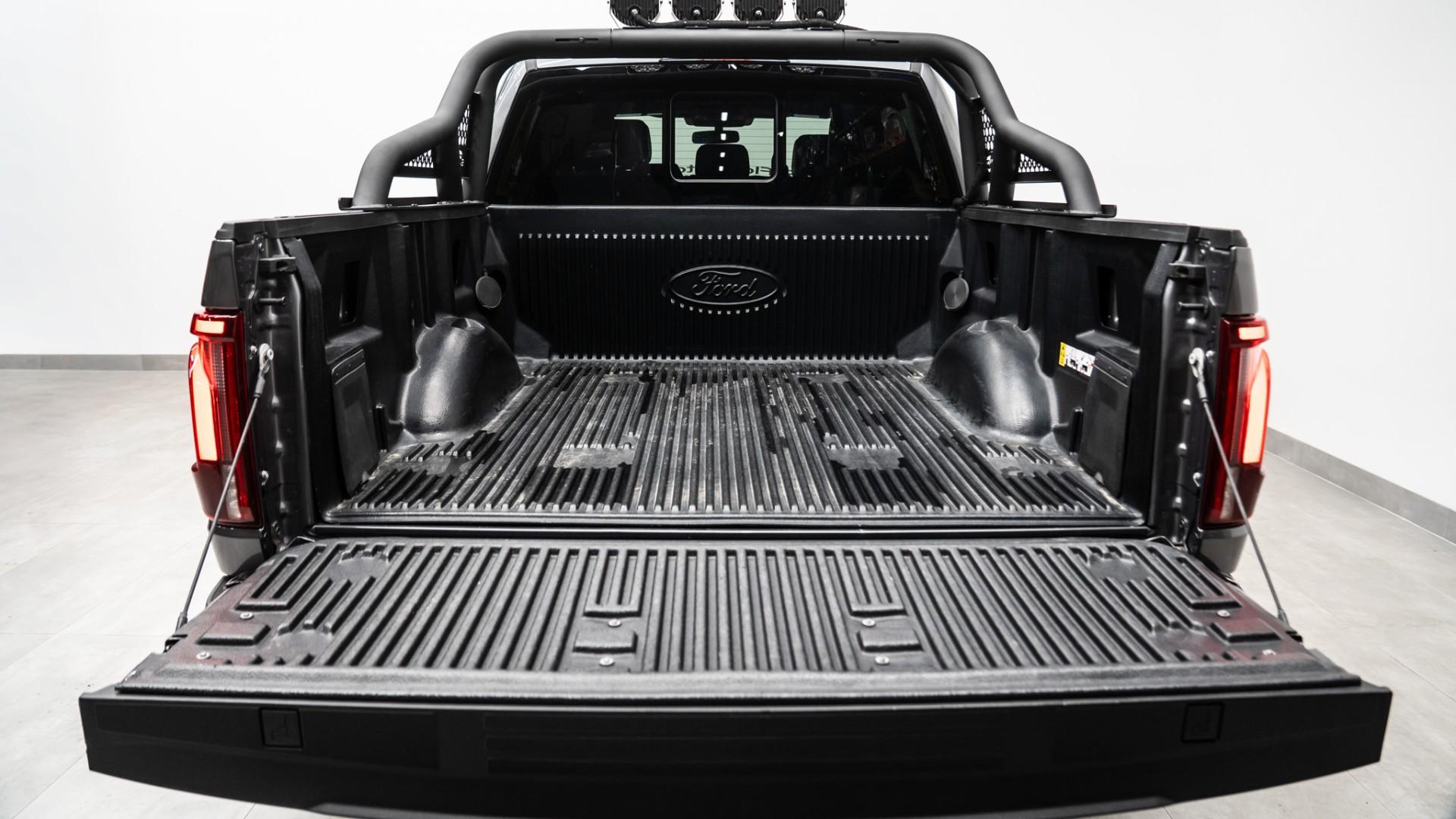 2024 FORD F-150 LARIAT in Carbonized Gray, photo 47 of 50