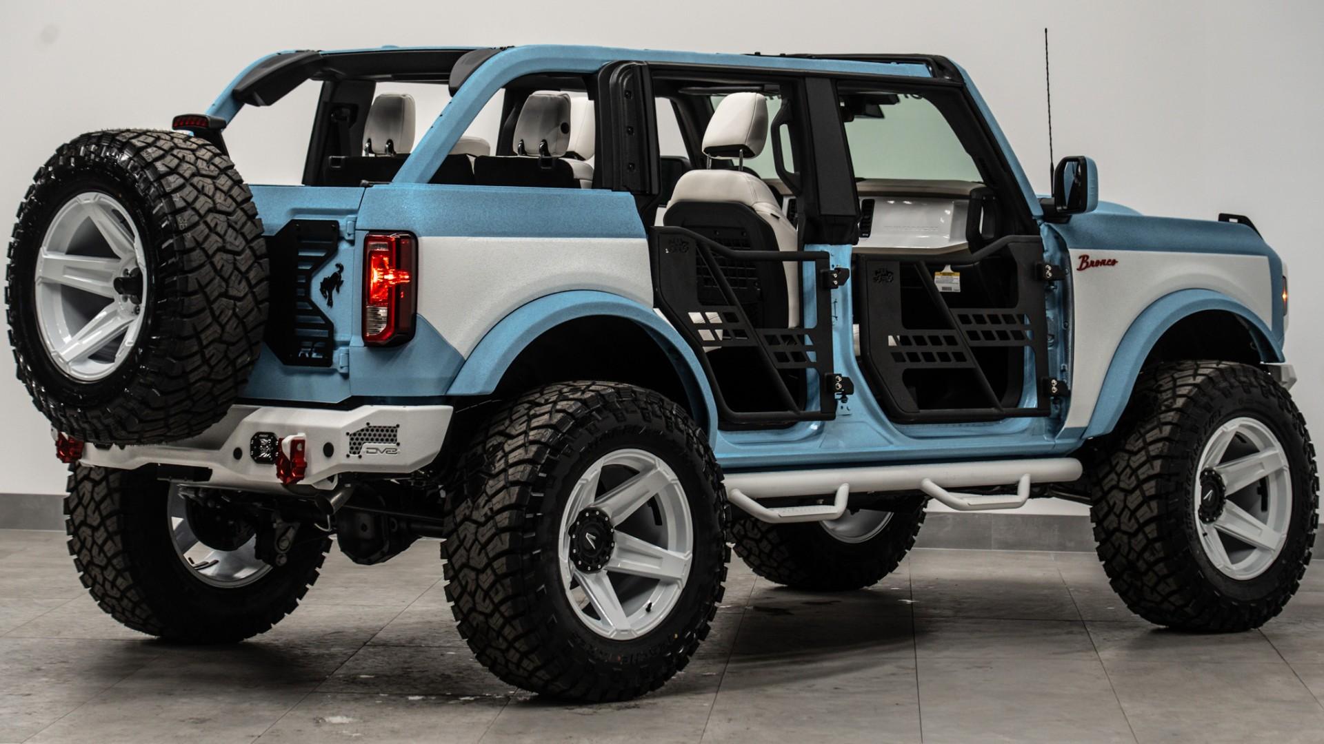 2025 FORD BRONCO in Baby Blue, photo 35 of 54