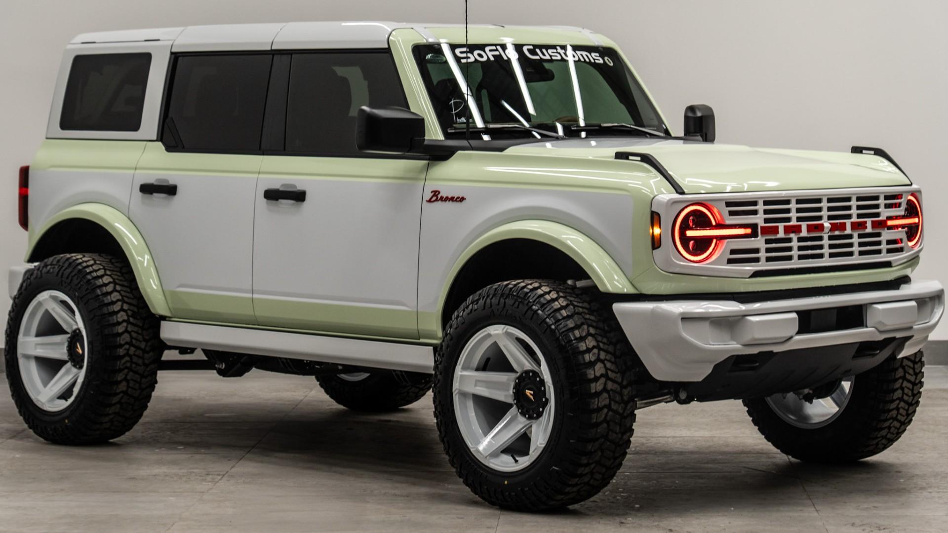 2025 FORD BRONCO in Green, photo 3 of 53