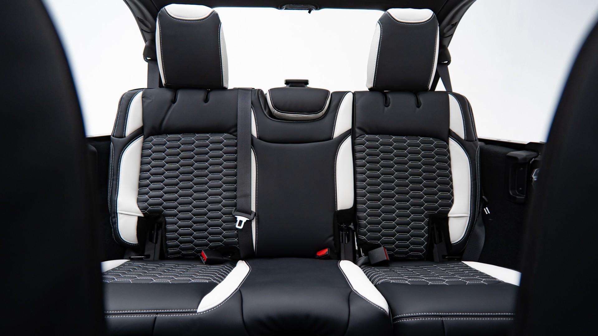 2026 JEEP WRANGLER in Grey, photo 11 of 23