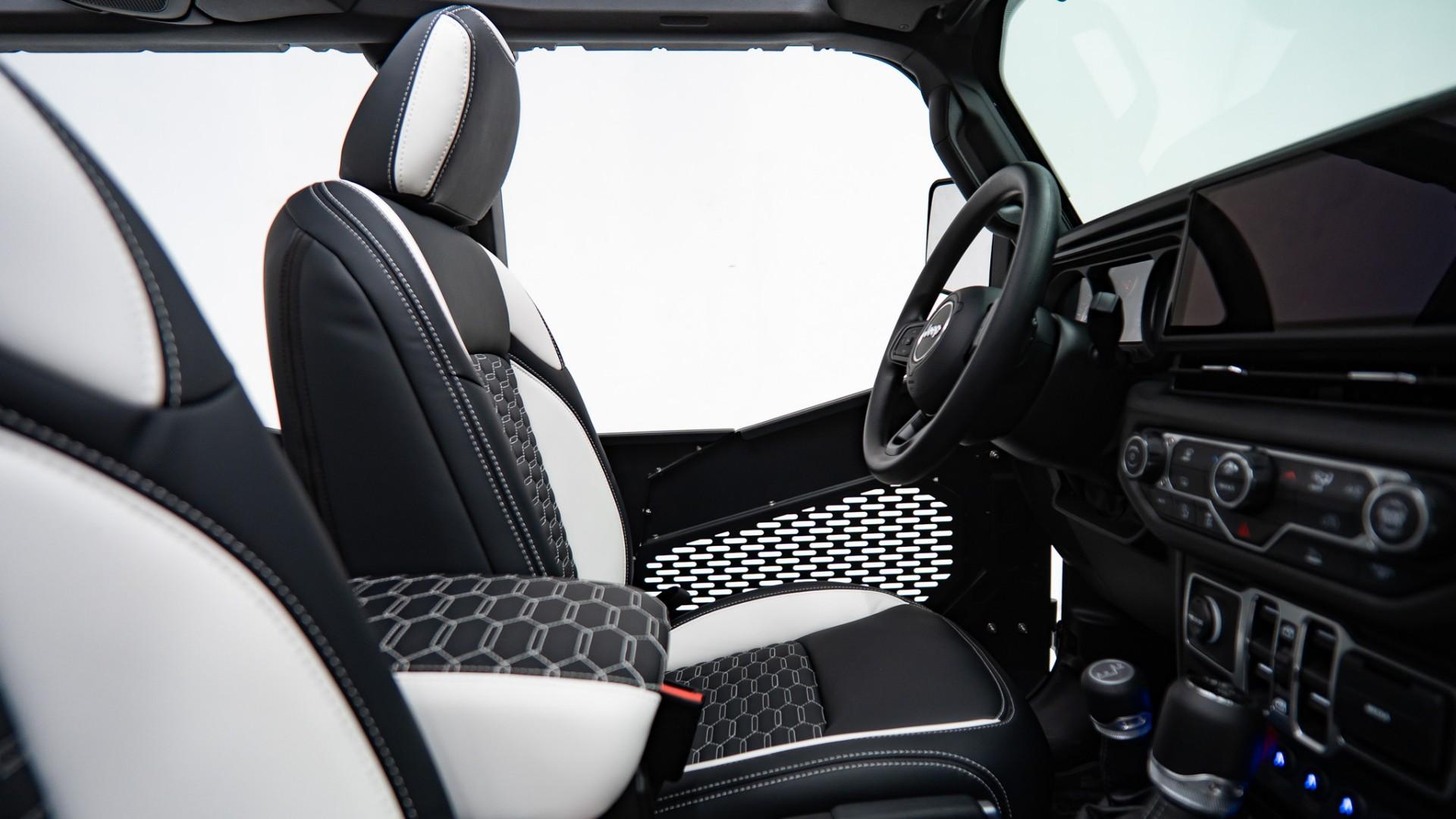 2026 JEEP WRANGLER in Grey, photo 16 of 23