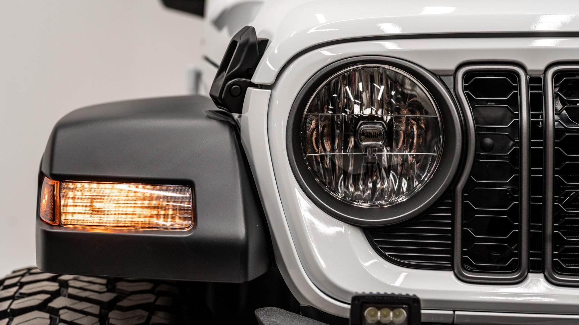 2026 JEEP WRANGLER in BRIGHT WHITE CLEARCOAT, photo 45 of 56