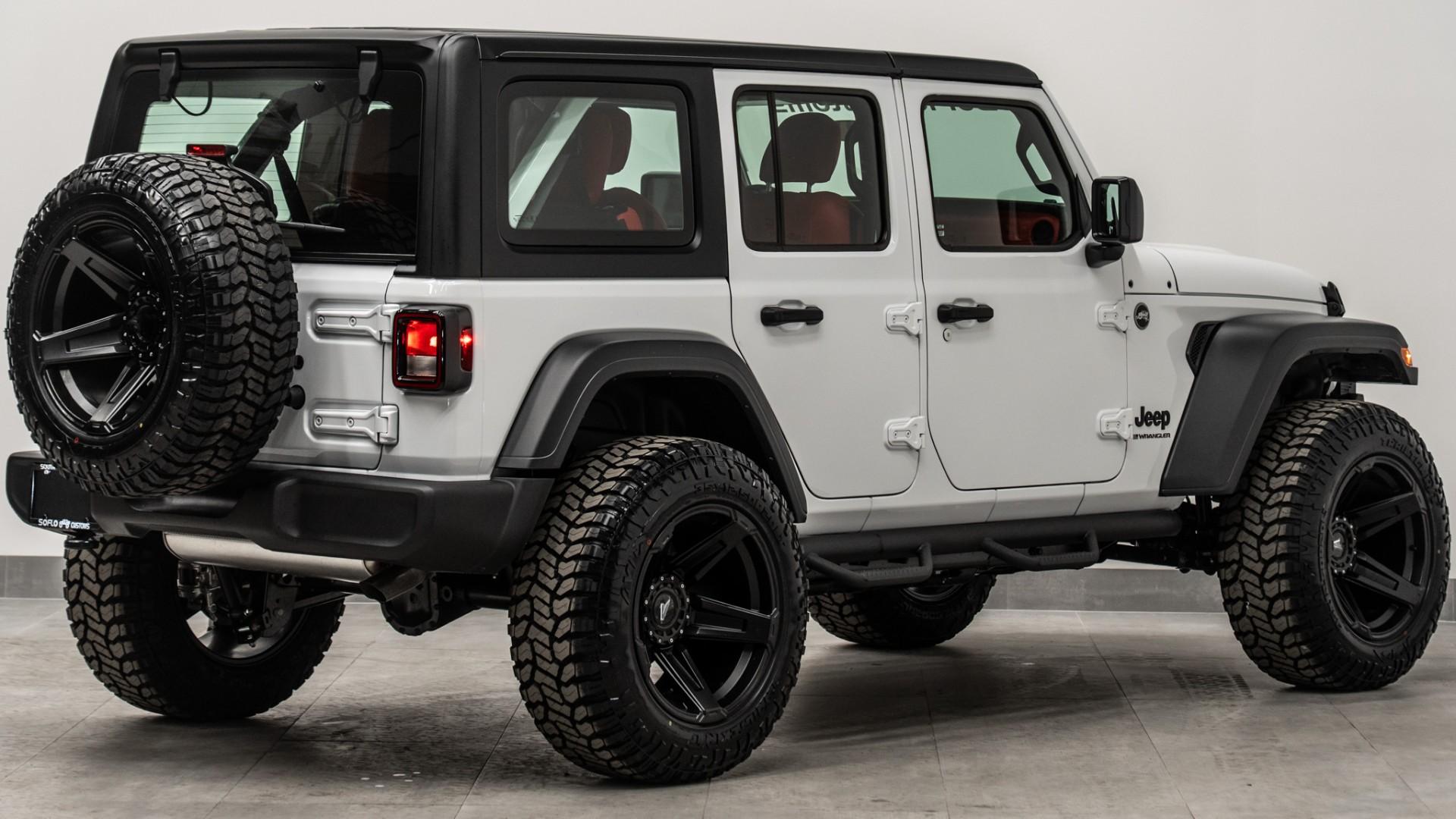 2026 JEEP WRANGLER in BRIGHT WHITE CLEARCOAT, photo 8 of 56