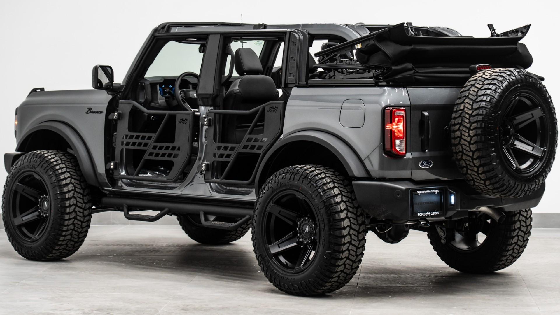 2025 FORD BRONCO in Carbonized Gray, photo 11 of 48