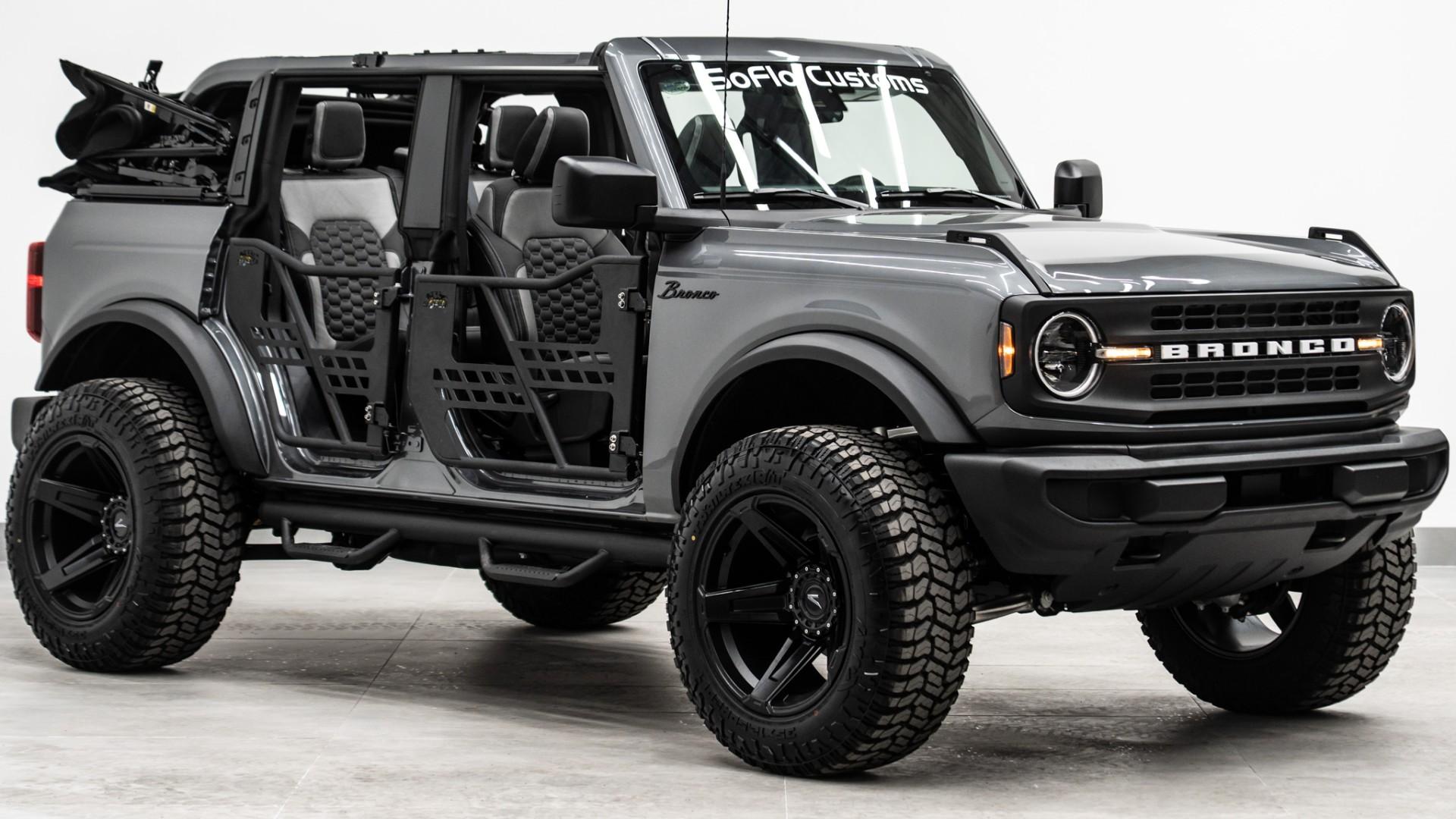 2025 FORD BRONCO in Carbonized Gray, photo 13 of 48