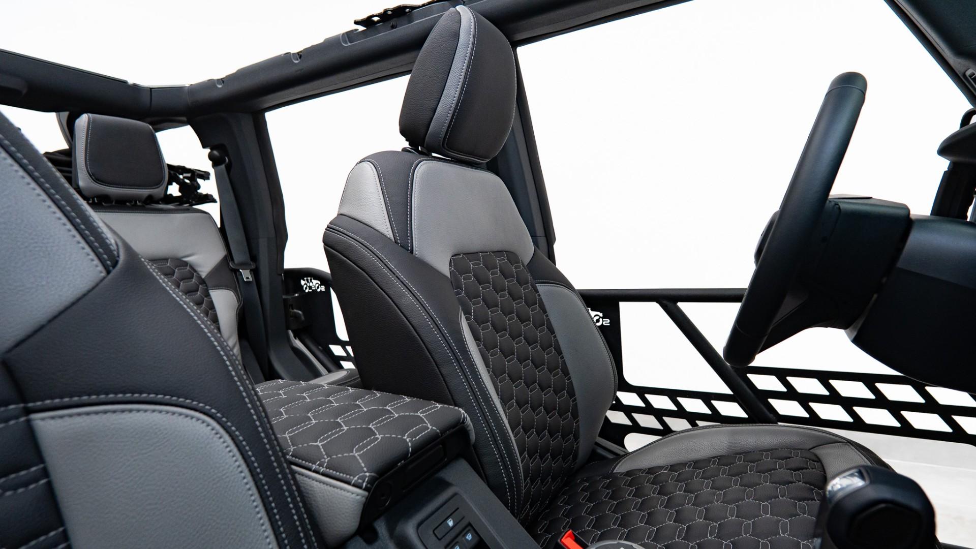 2025 FORD BRONCO in Carbonized Gray, photo 18 of 48