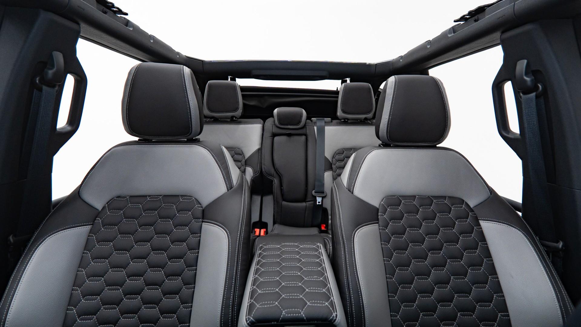 2025 FORD BRONCO in Carbonized Gray, photo 20 of 48