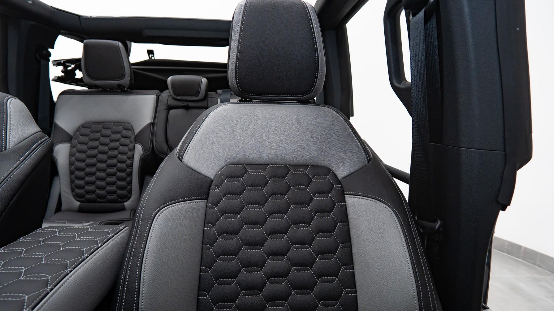 2025 FORD BRONCO in Carbonized Gray, photo 21 of 48