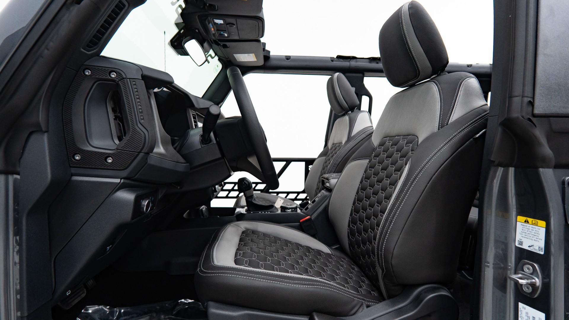 2025 FORD BRONCO in Carbonized Gray, photo 24 of 48