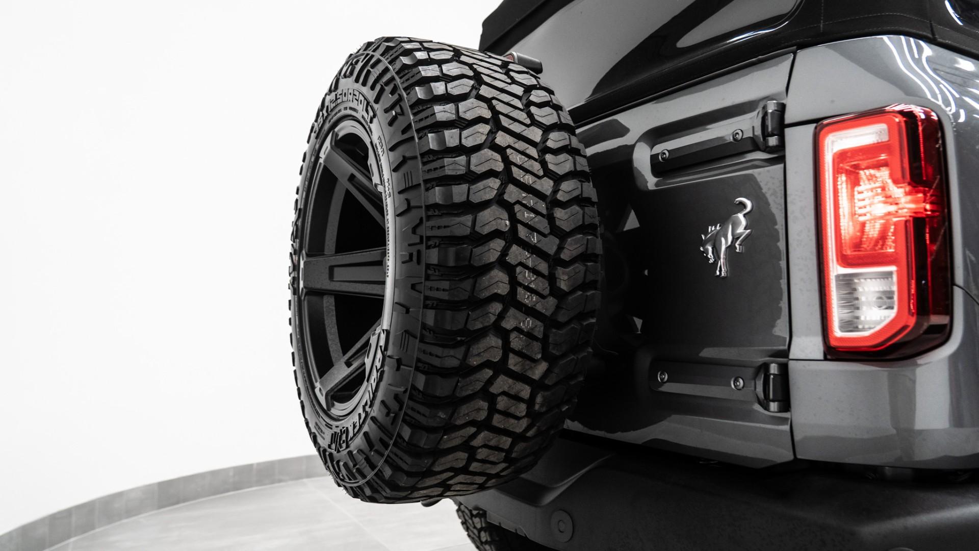 2025 FORD BRONCO in Carbonized Gray, photo 34 of 48