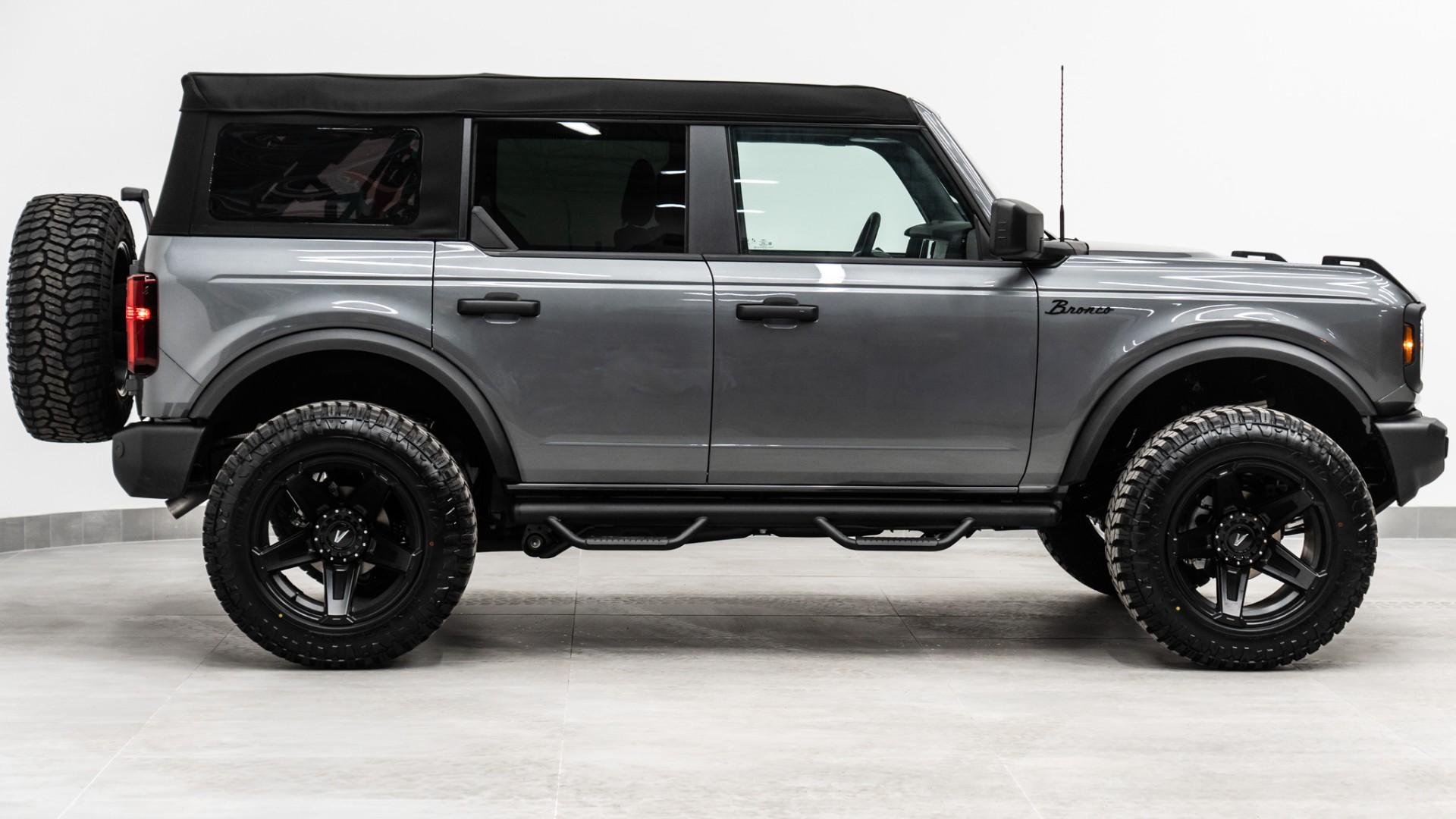 2025 FORD BRONCO in Carbonized Gray, photo 4 of 48