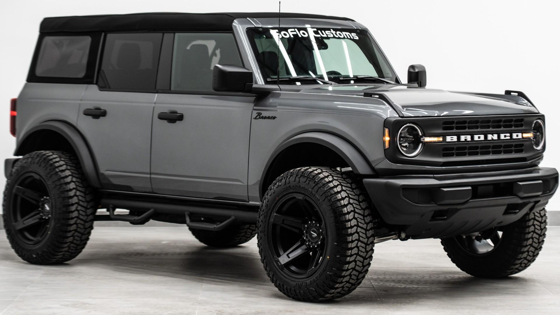 2025 FORD BRONCO in Carbonized Gray, photo 3 of 48