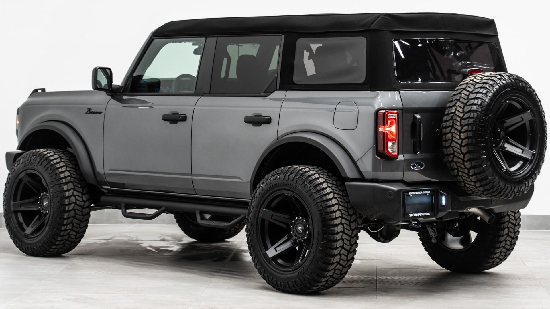 2025 FORD BRONCO in Carbonized Gray, photo 7 of 48