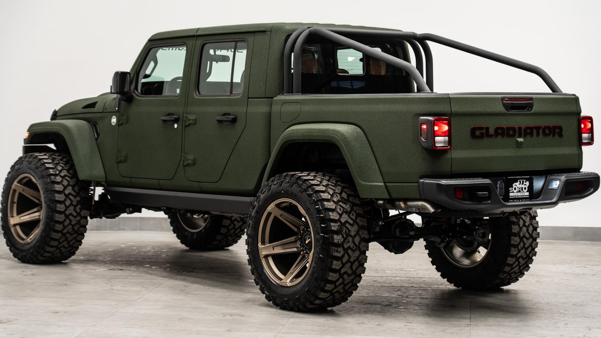 2025 JEEP GLADIATOR in Green, photo 12 of 57