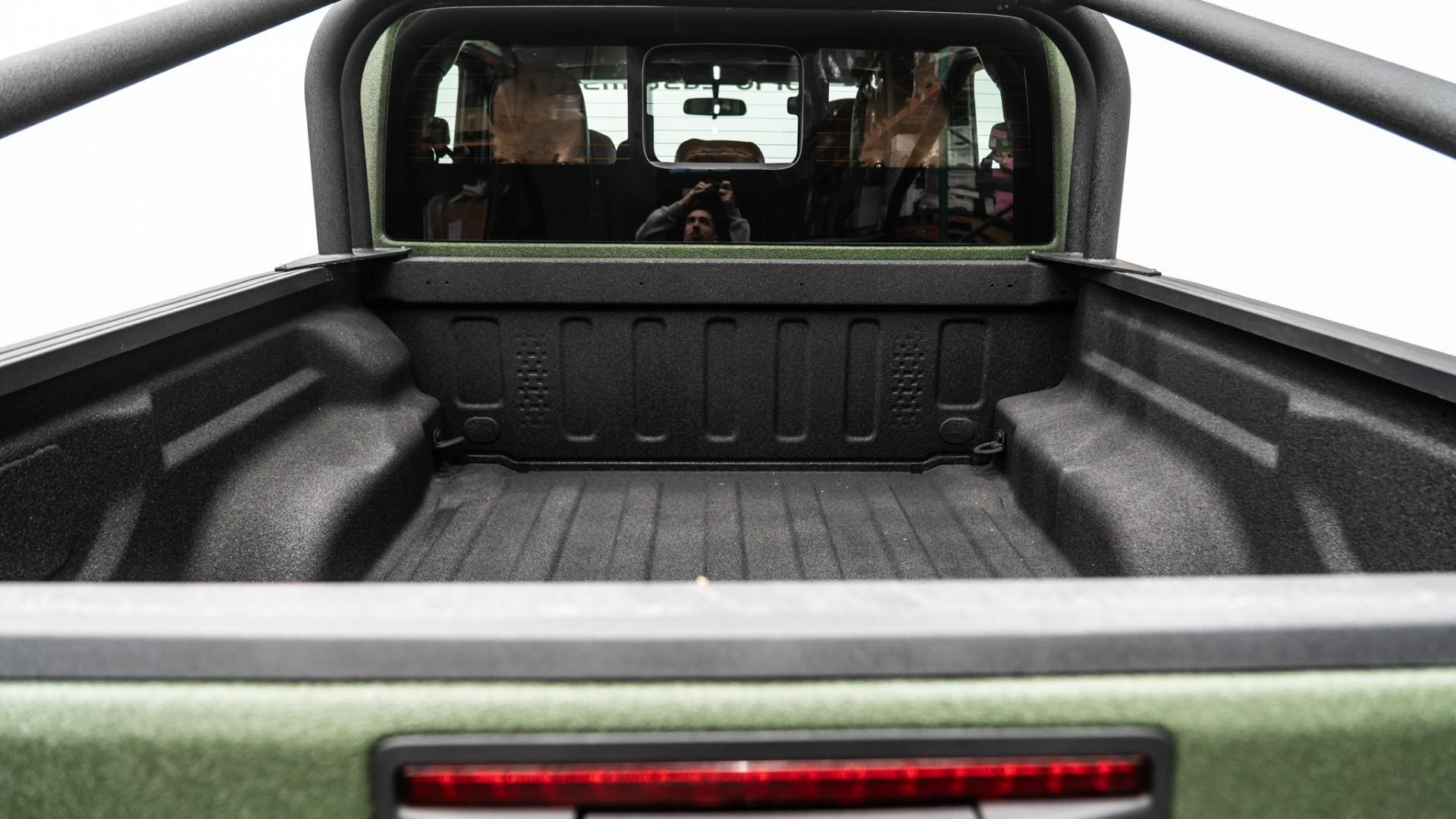 2025 JEEP GLADIATOR in Green, photo 9 of 57
