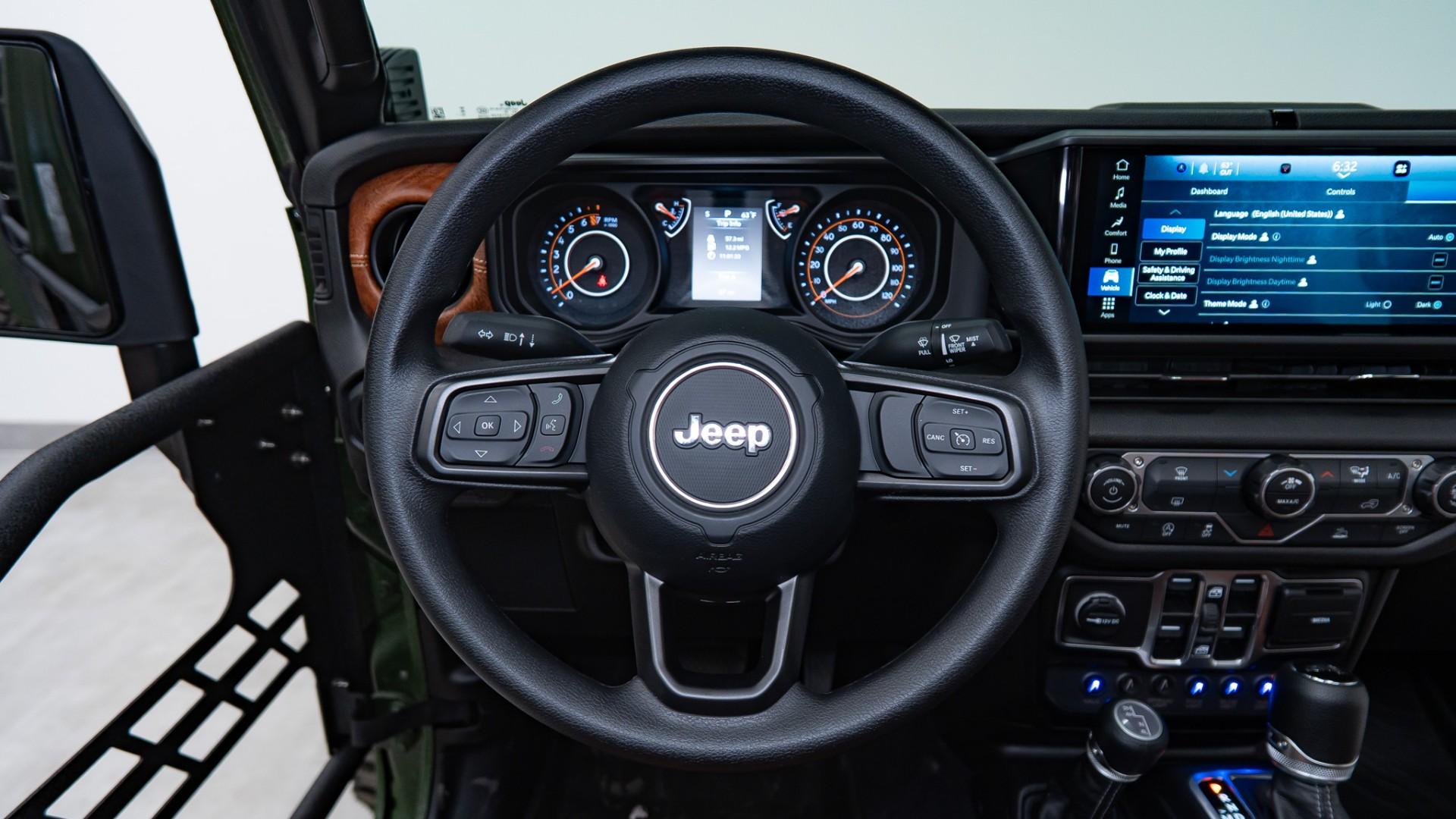2025 JEEP GLADIATOR in Green, photo 42 of 57