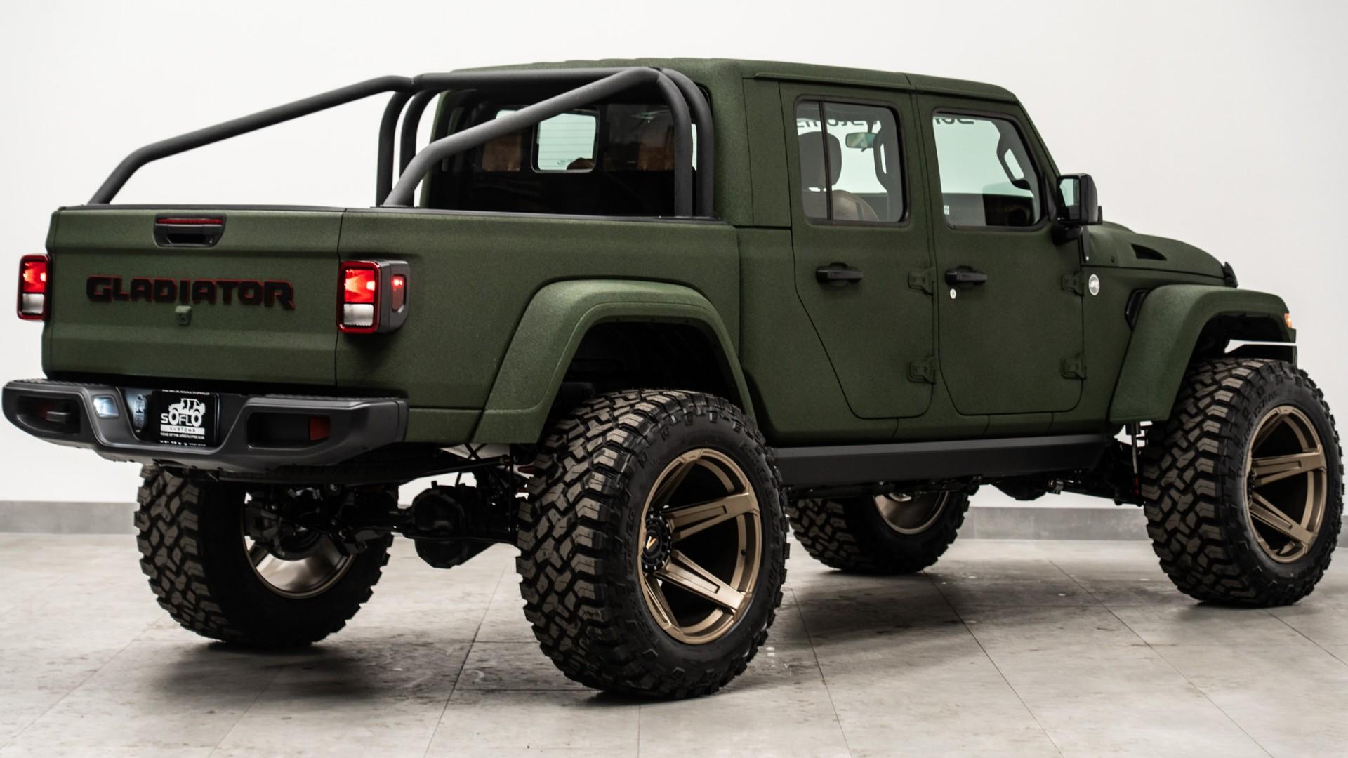 2025 JEEP GLADIATOR in Green, photo 7 of 57