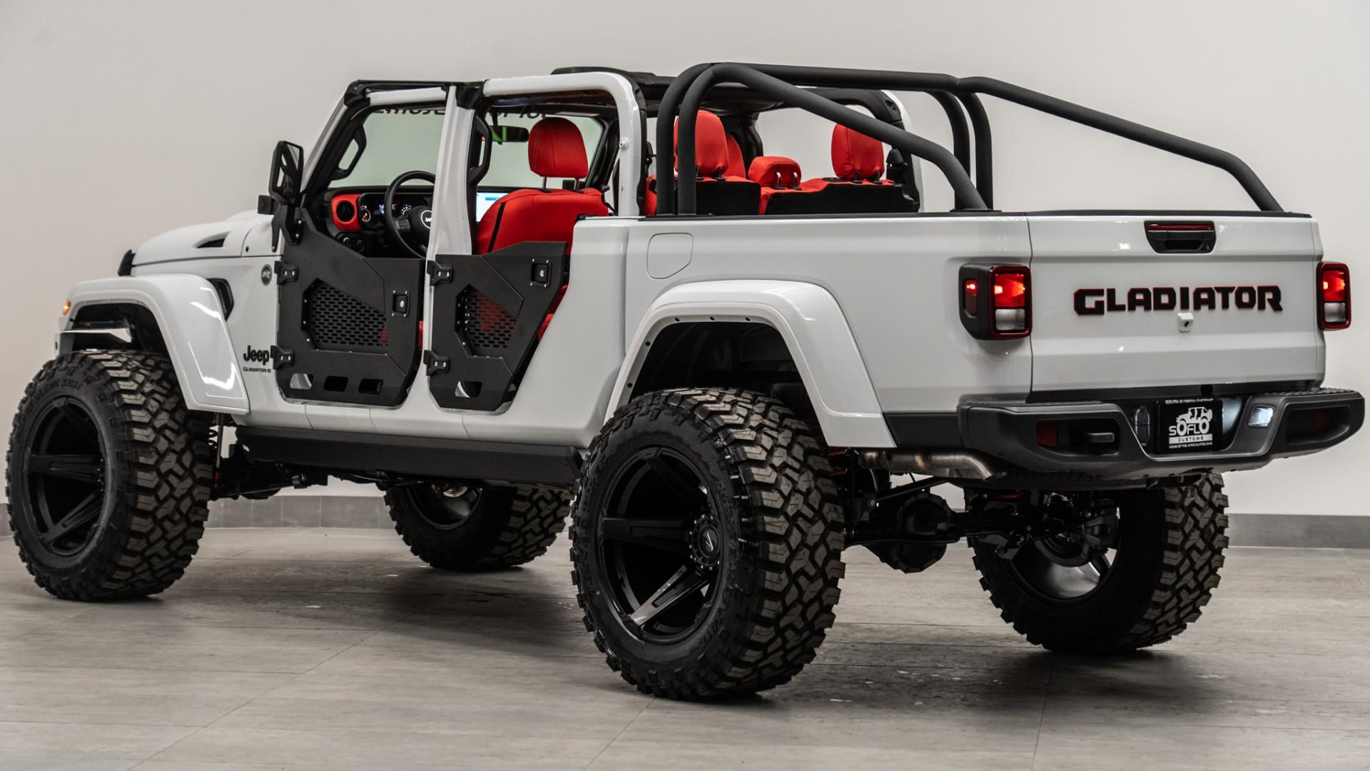 2025 JEEP GLADIATOR in BRIGHT WHITE CLEARCOAT, photo 32 of 59