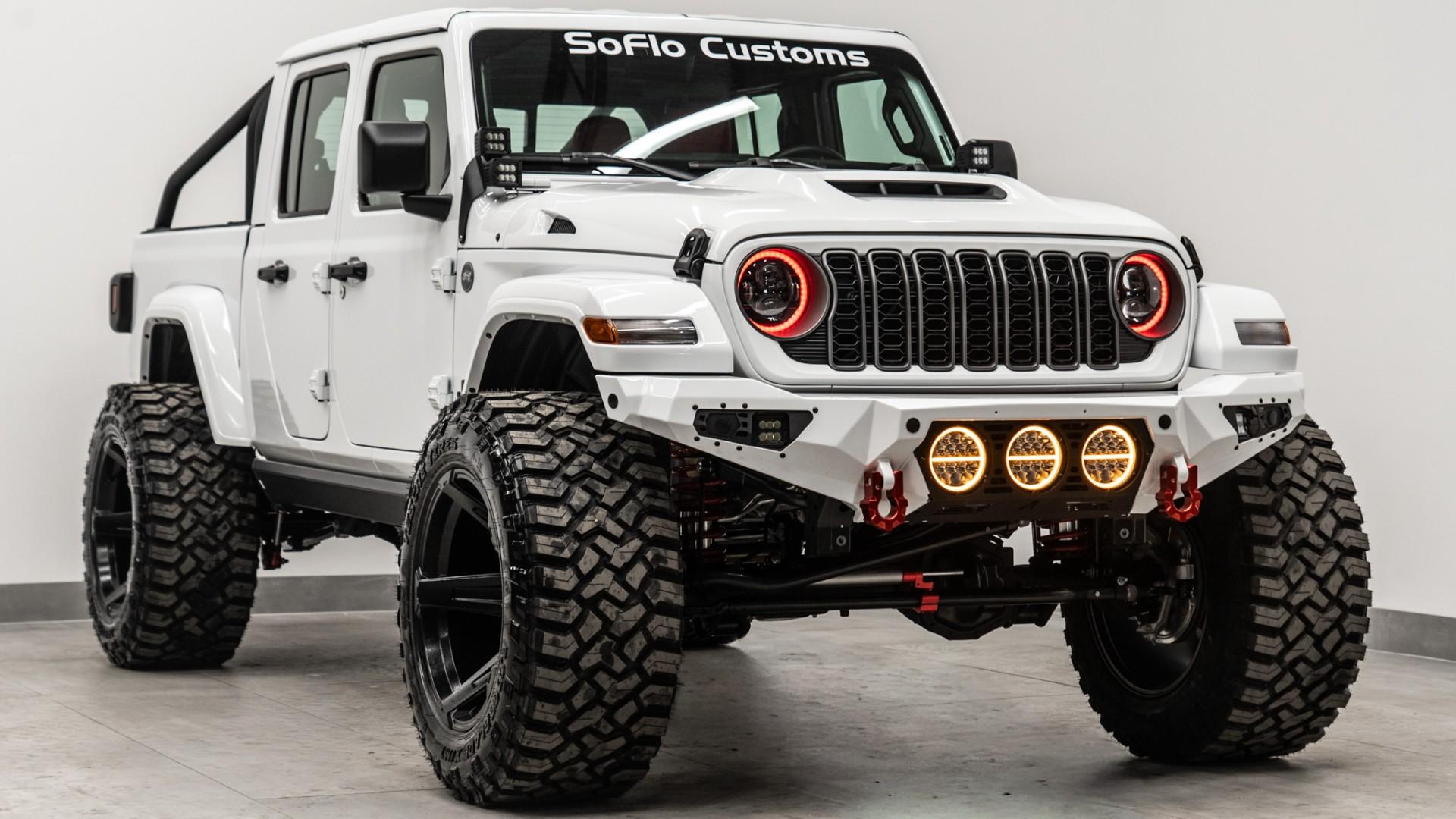 2025 JEEP GLADIATOR in BRIGHT WHITE CLEARCOAT, photo 5 of 59