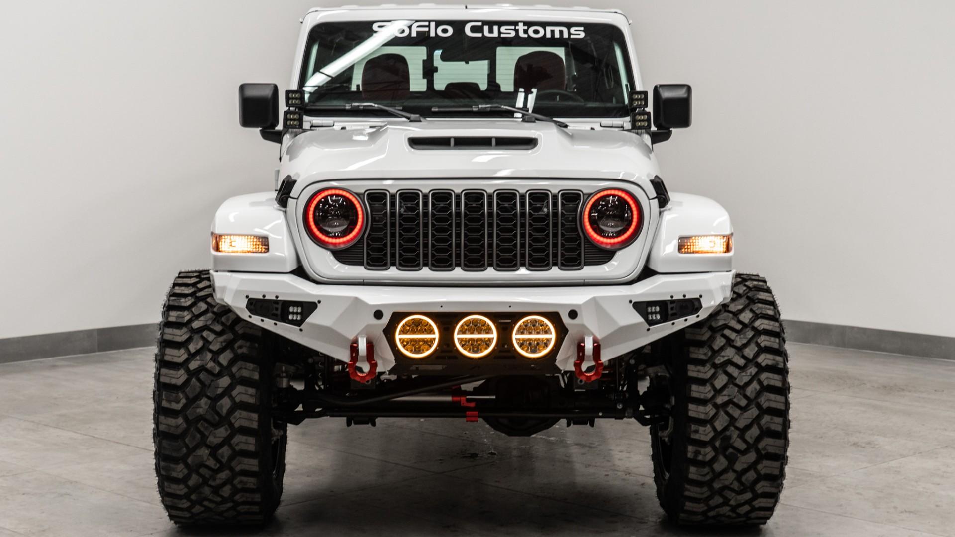 2025 JEEP GLADIATOR in BRIGHT WHITE CLEARCOAT, photo 4 of 59