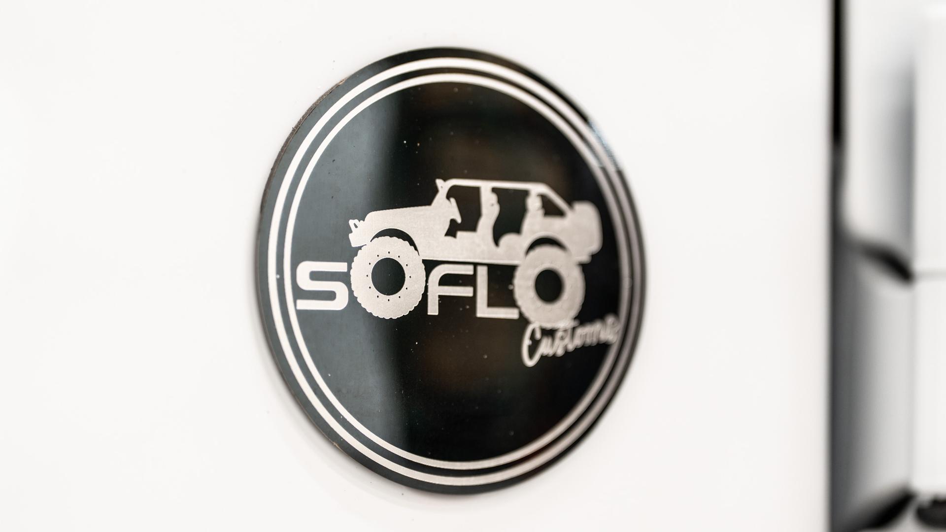 2025 JEEP GLADIATOR in BRIGHT WHITE CLEARCOAT, photo 46 of 59