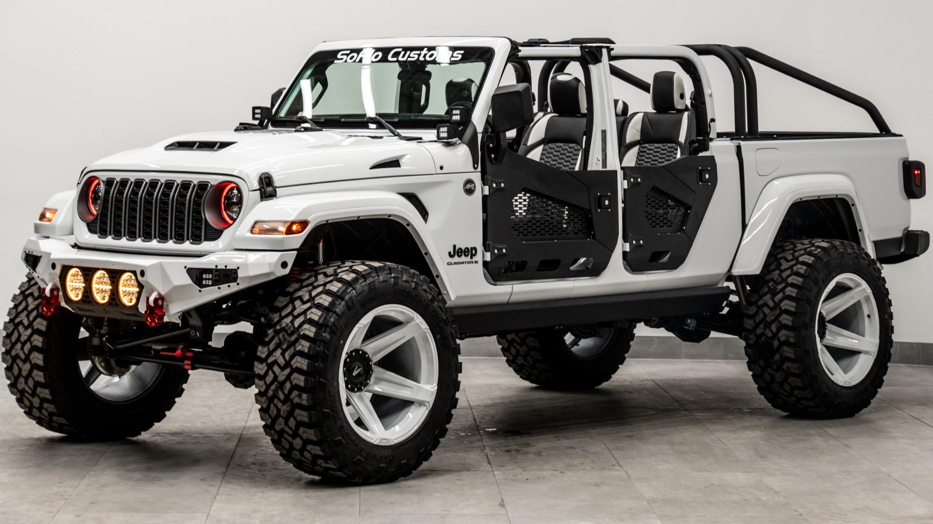 2025 JEEP GLADIATOR in BRIGHT WHITE CLEARCOAT, photo 8 of 53