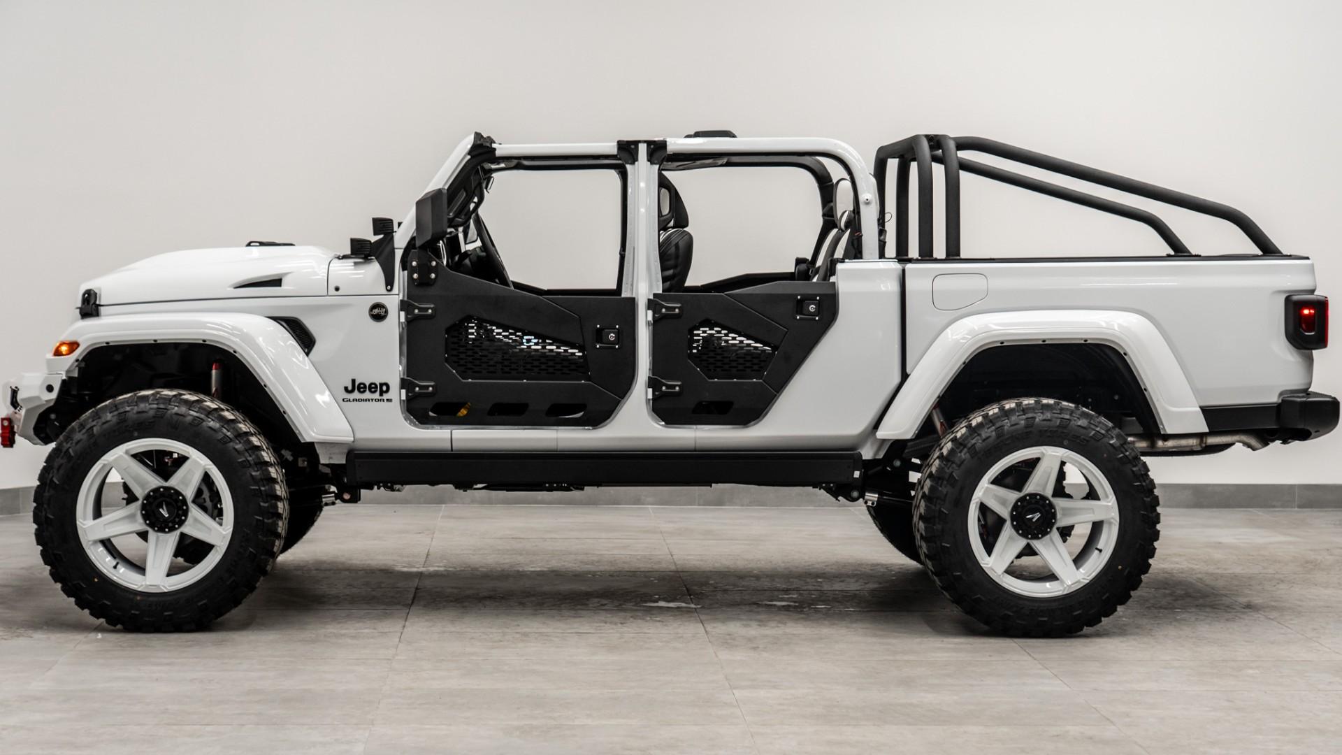 2025 JEEP GLADIATOR in BRIGHT WHITE CLEARCOAT, photo 7 of 53