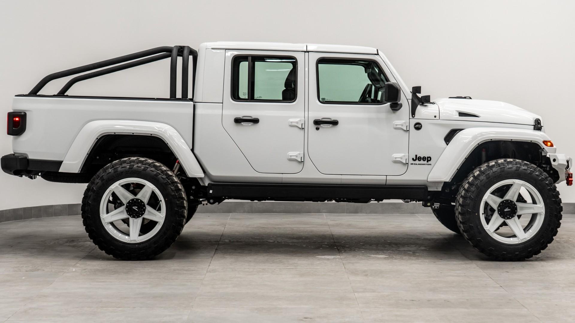 2025 JEEP GLADIATOR in BRIGHT WHITE CLEARCOAT, photo 22 of 53