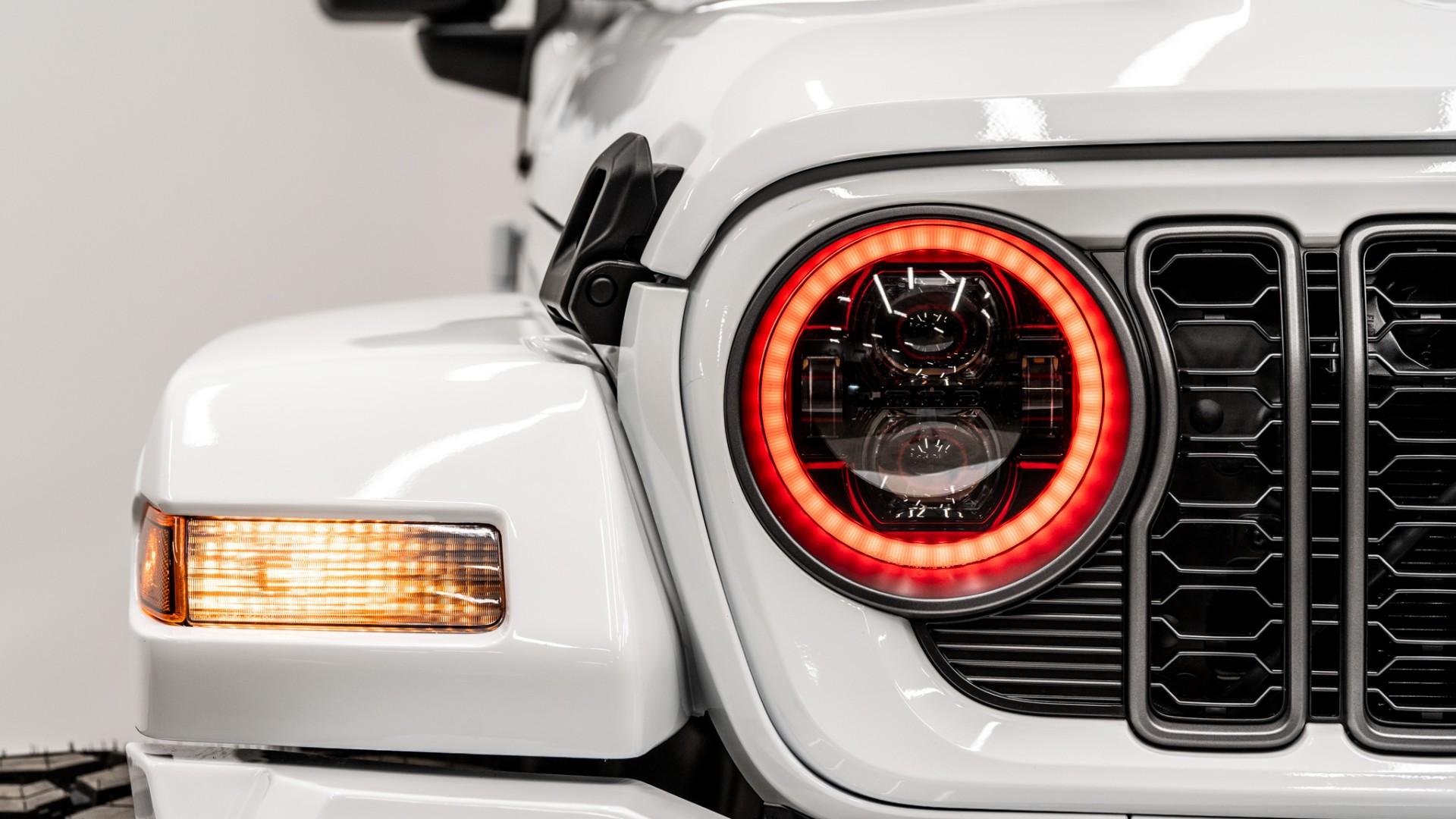 2025 JEEP GLADIATOR in BRIGHT WHITE CLEARCOAT, photo 32 of 53