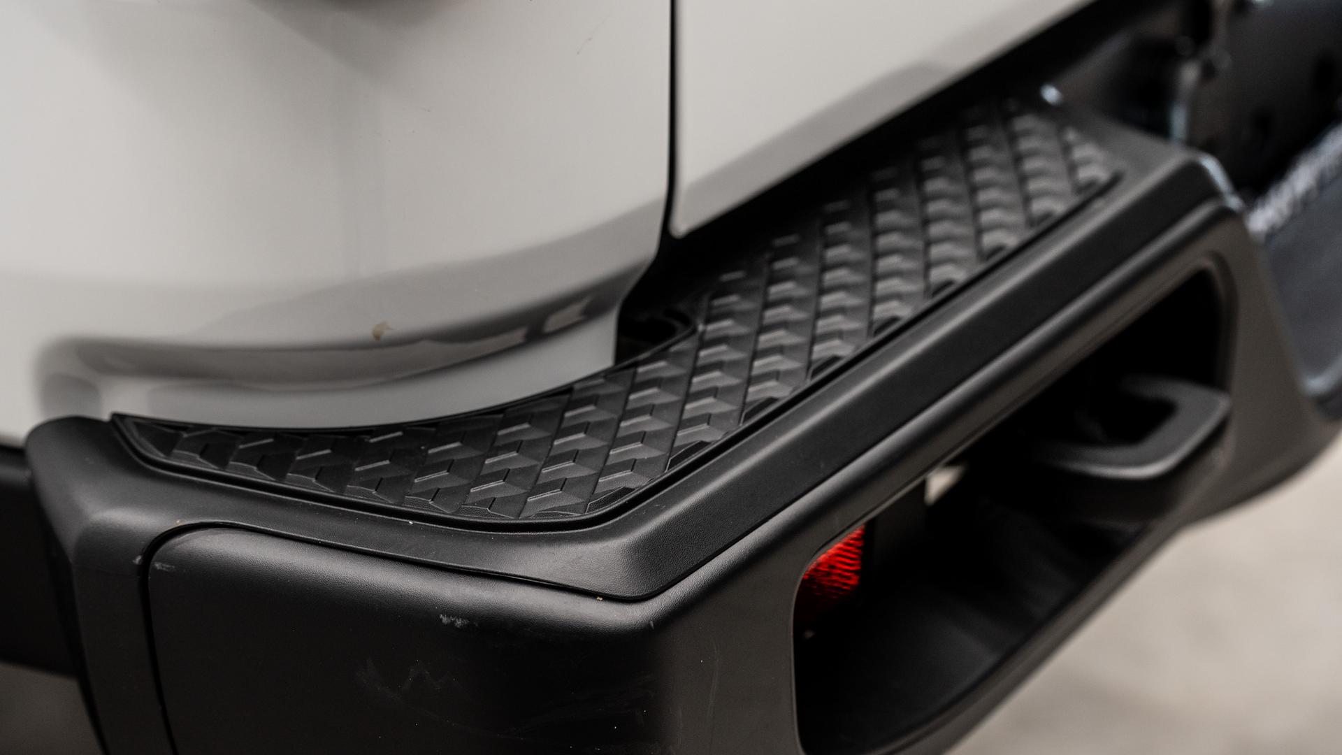 2025 JEEP GLADIATOR in BRIGHT WHITE CLEARCOAT, photo 36 of 53