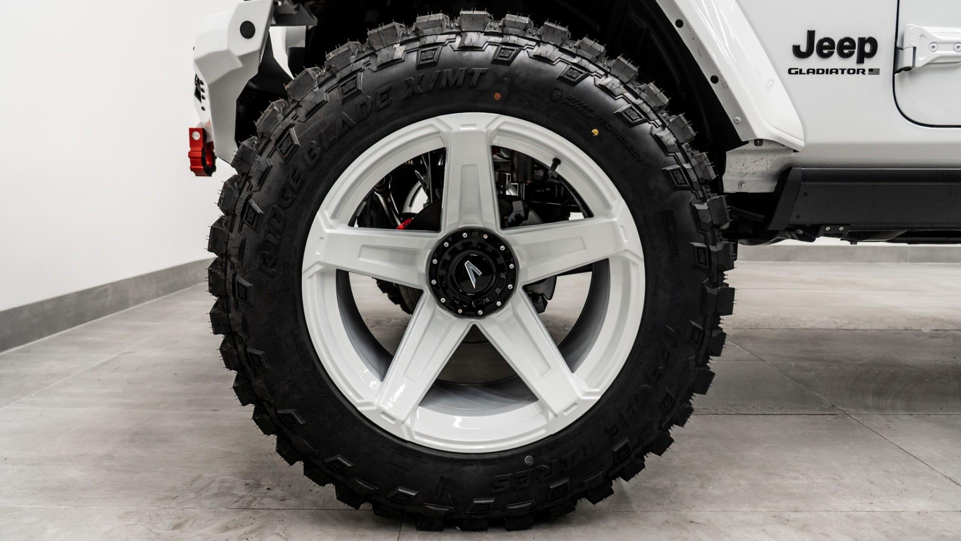 2025 JEEP GLADIATOR in BRIGHT WHITE CLEARCOAT, photo 45 of 53