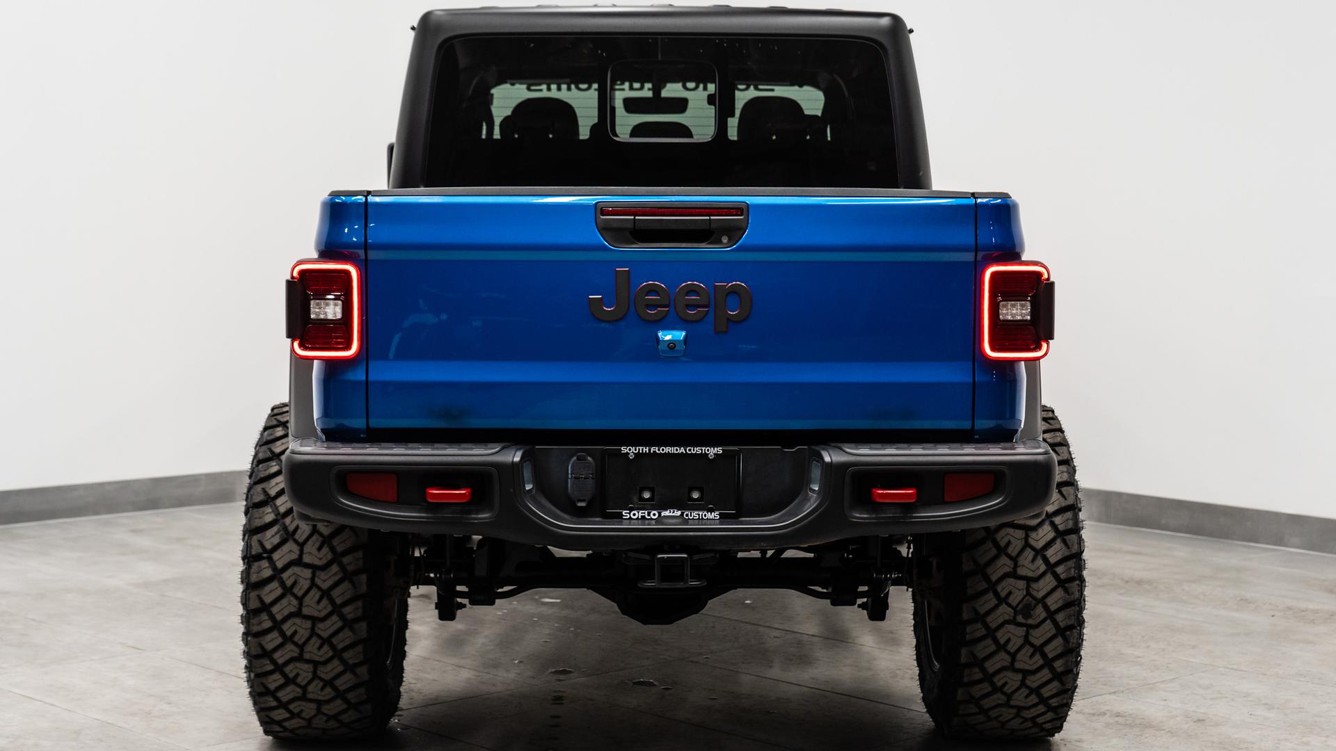 2022 JEEP GLADIATOR in HYDRO BLUE PEARLCOAT, photo 8 of 60