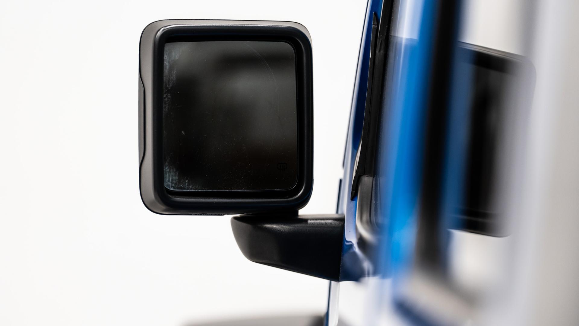 2022 JEEP GLADIATOR in HYDRO BLUE PEARLCOAT, photo 47 of 60