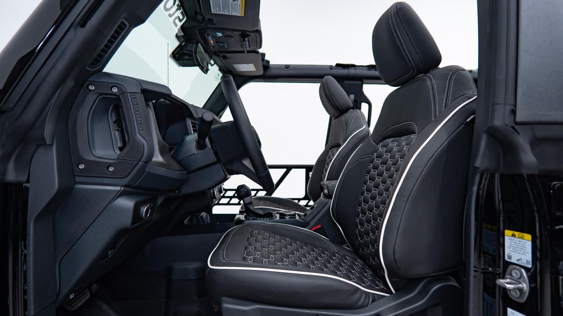 2025 FORD BRONCO in Black, photo 12 of 51