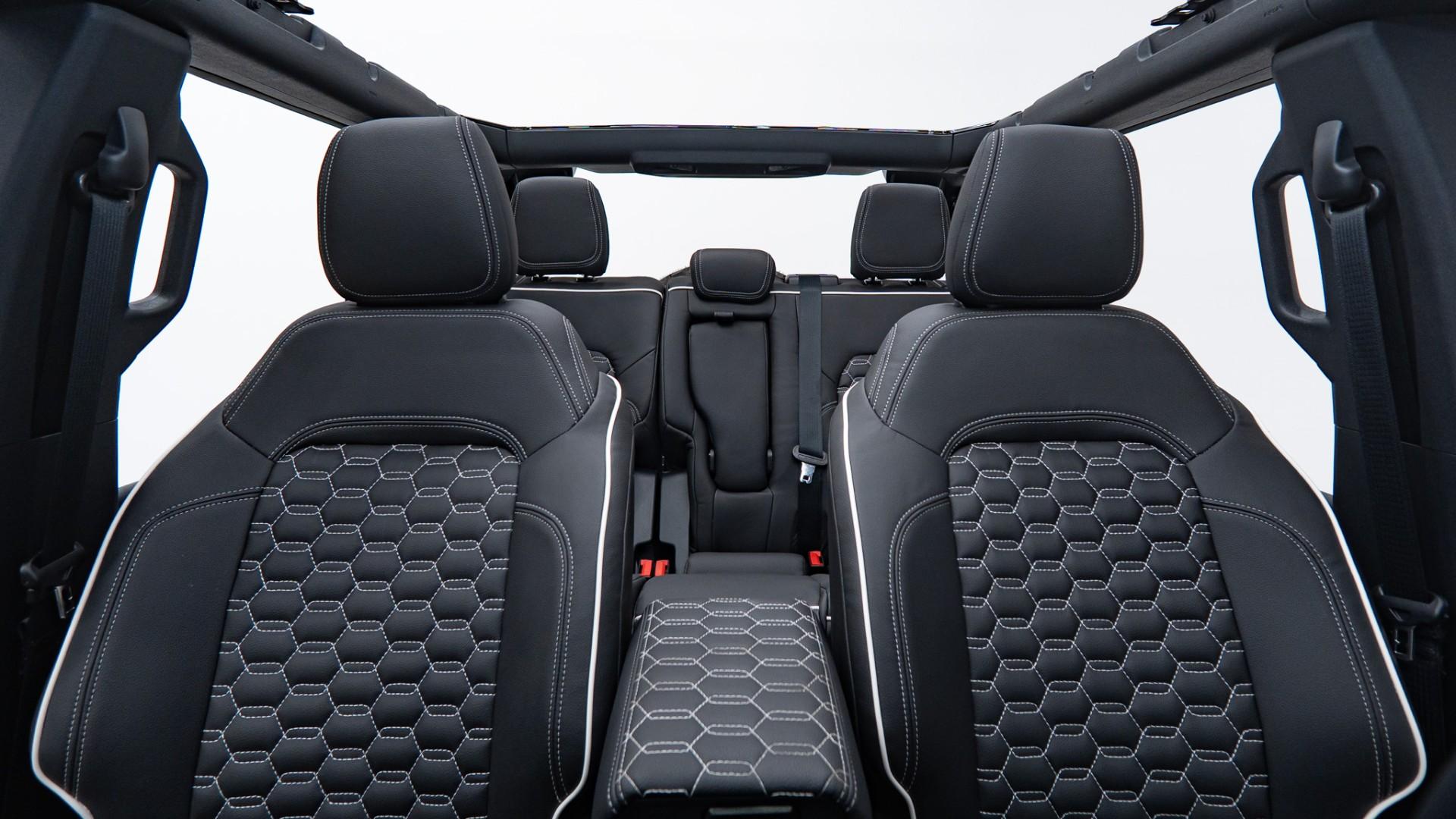 2025 FORD BRONCO in Black, photo 19 of 51