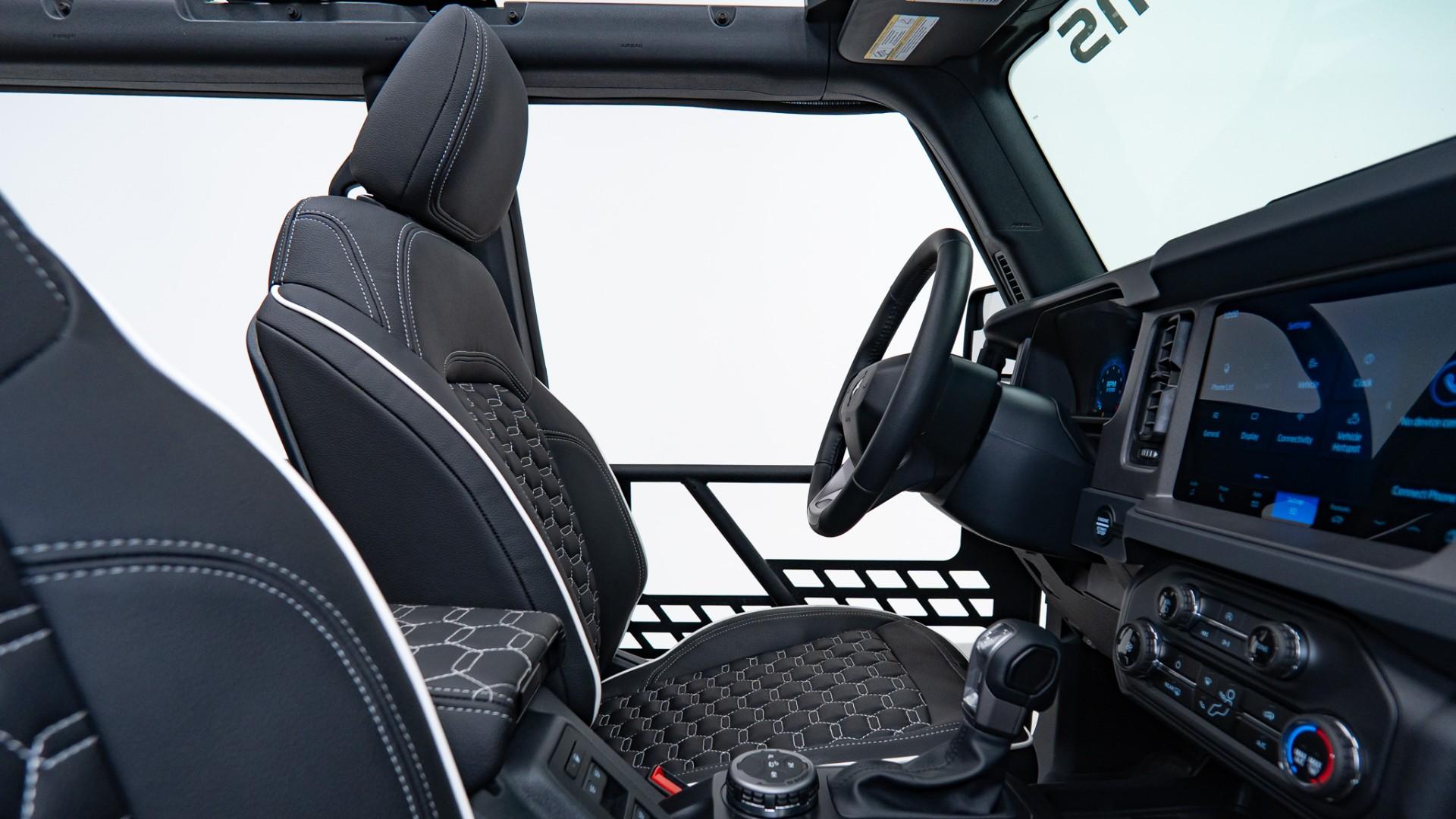 2025 FORD BRONCO in Black, photo 21 of 51