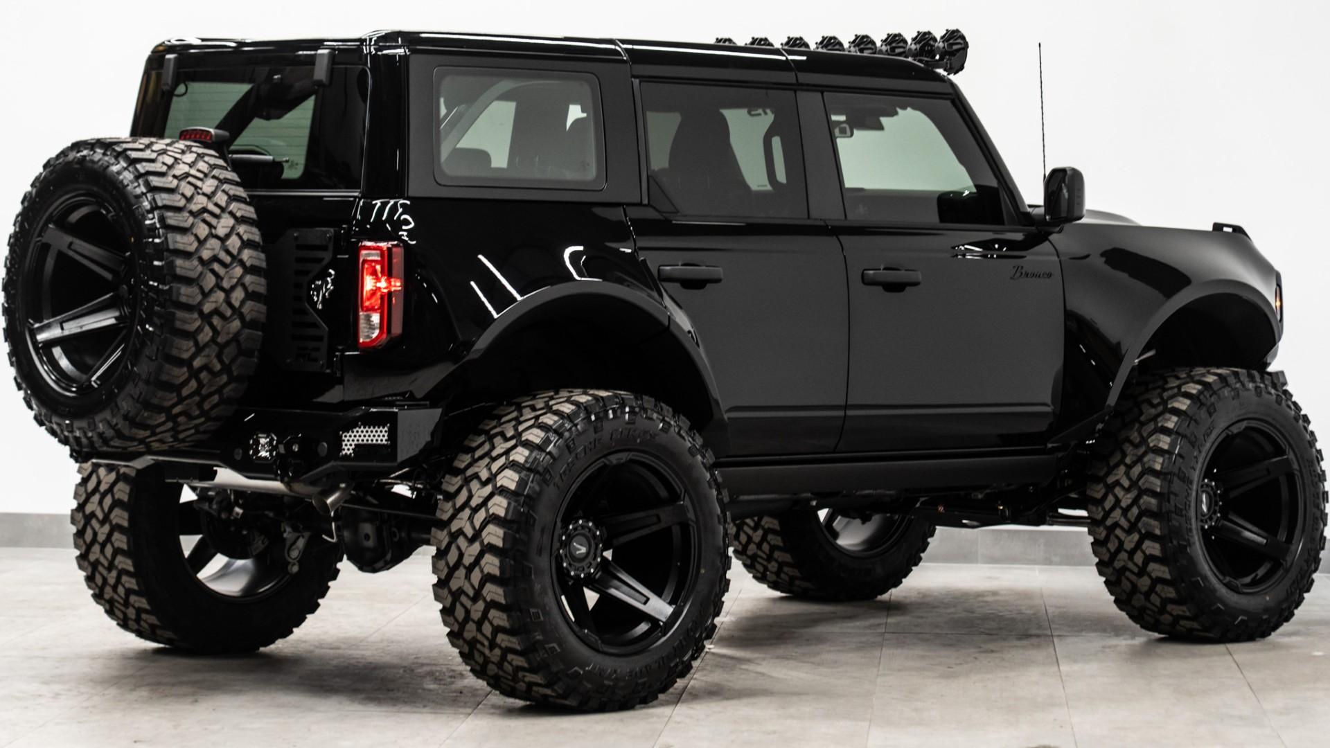 2025 FORD BRONCO in Black, photo 8 of 51