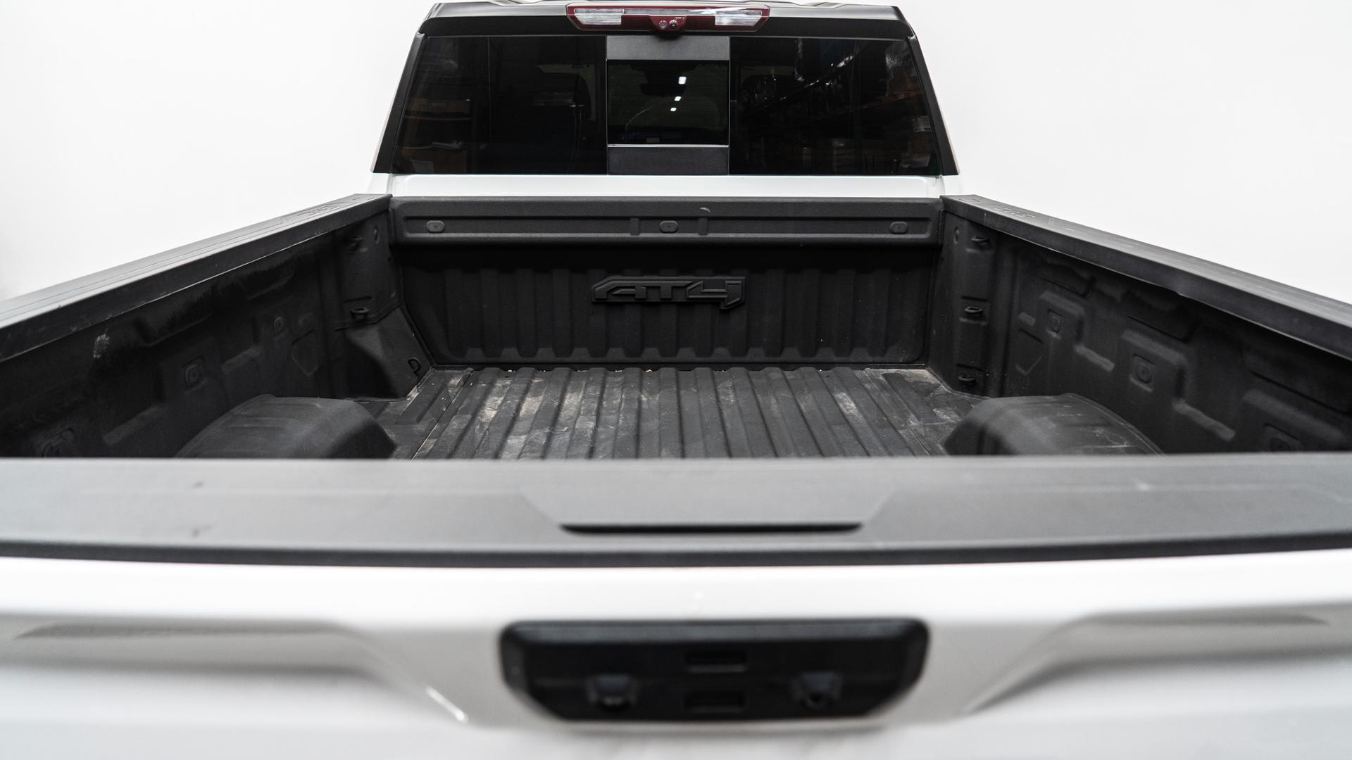 2024 GMC SIERRA 2500HD in White, photo 15 of 41
