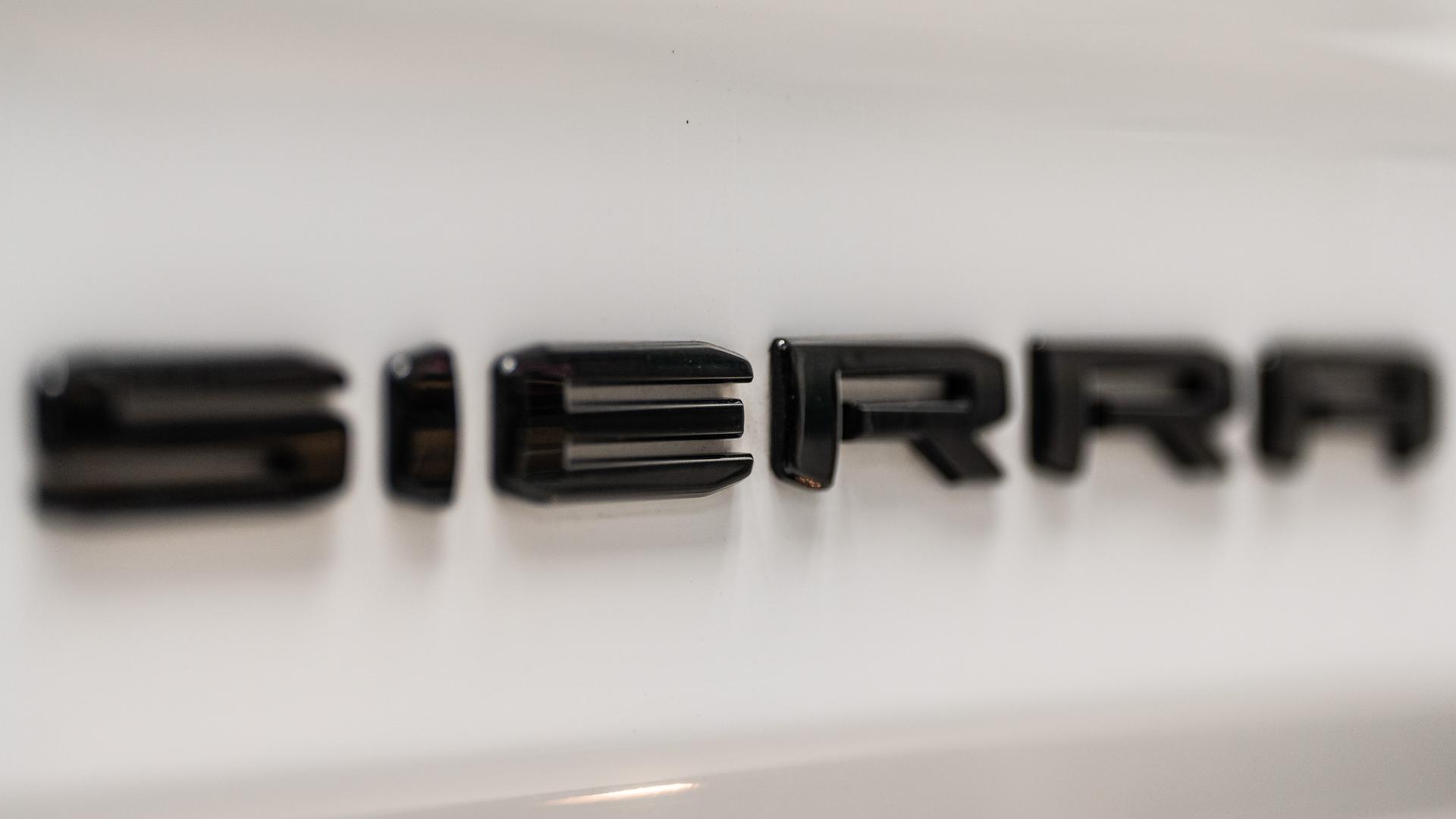 2024 GMC SIERRA 2500HD in White, photo 18 of 41