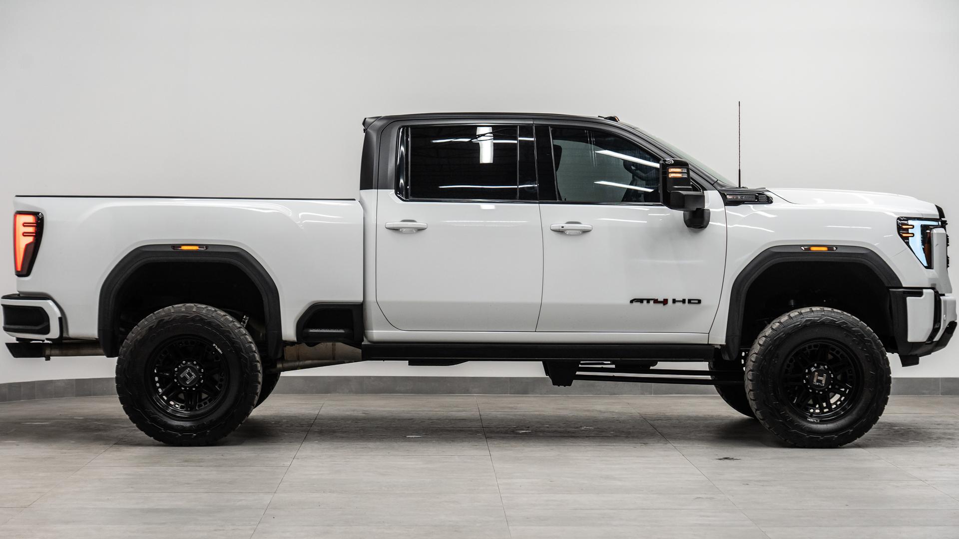 2024 GMC SIERRA 2500HD in White, photo 7 of 41