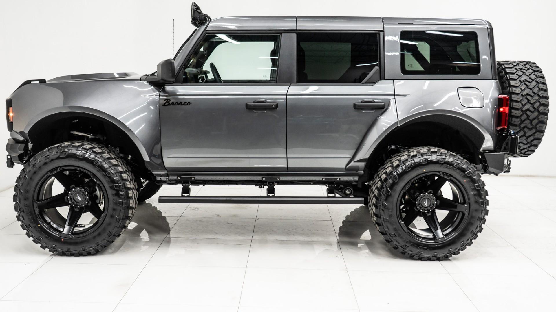 2025 FORD BRONCO in Carbonized Gray Metallic, photo 8 of 40