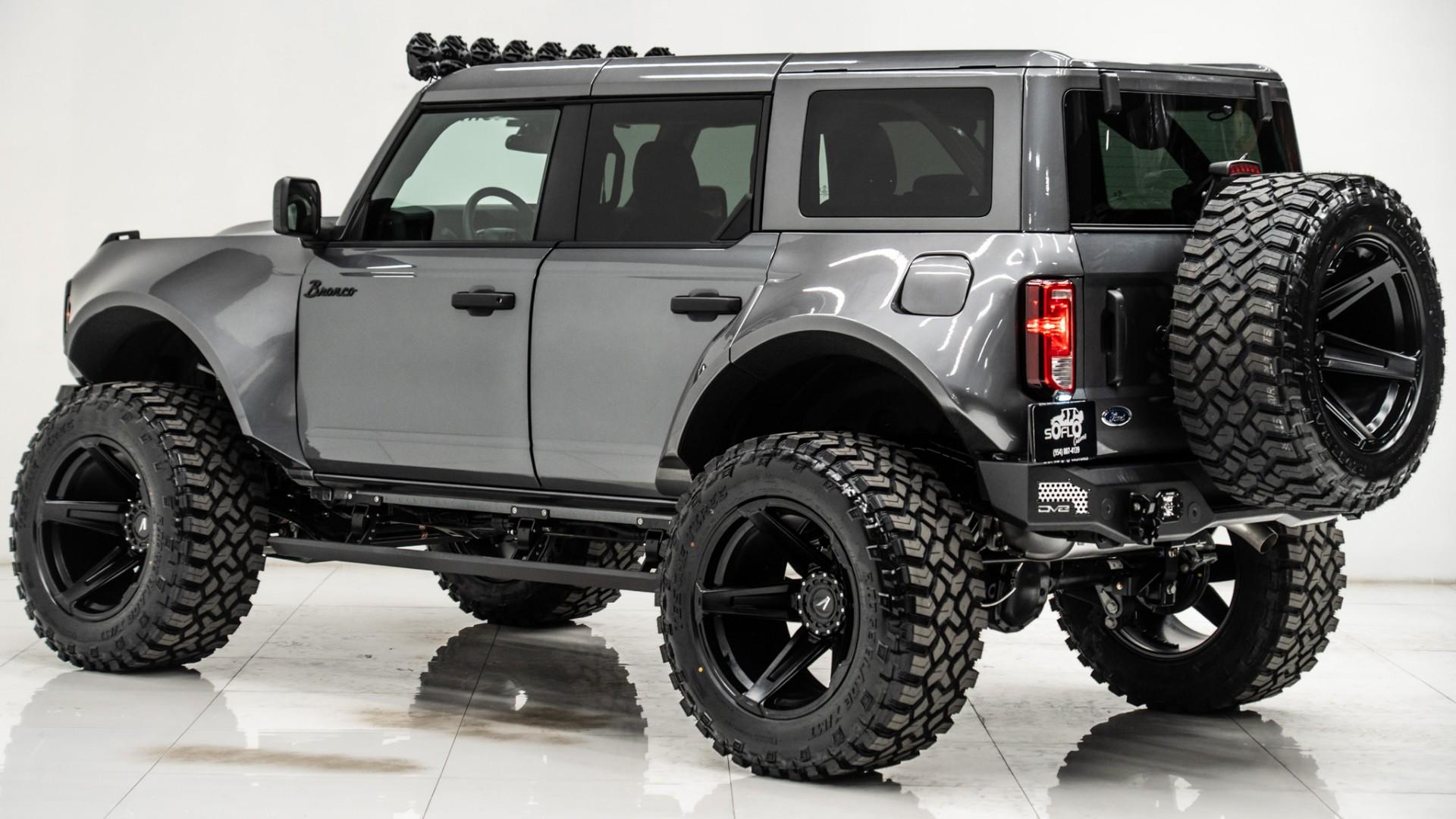 2025 FORD BRONCO in Carbonized Gray Metallic, photo 7 of 40