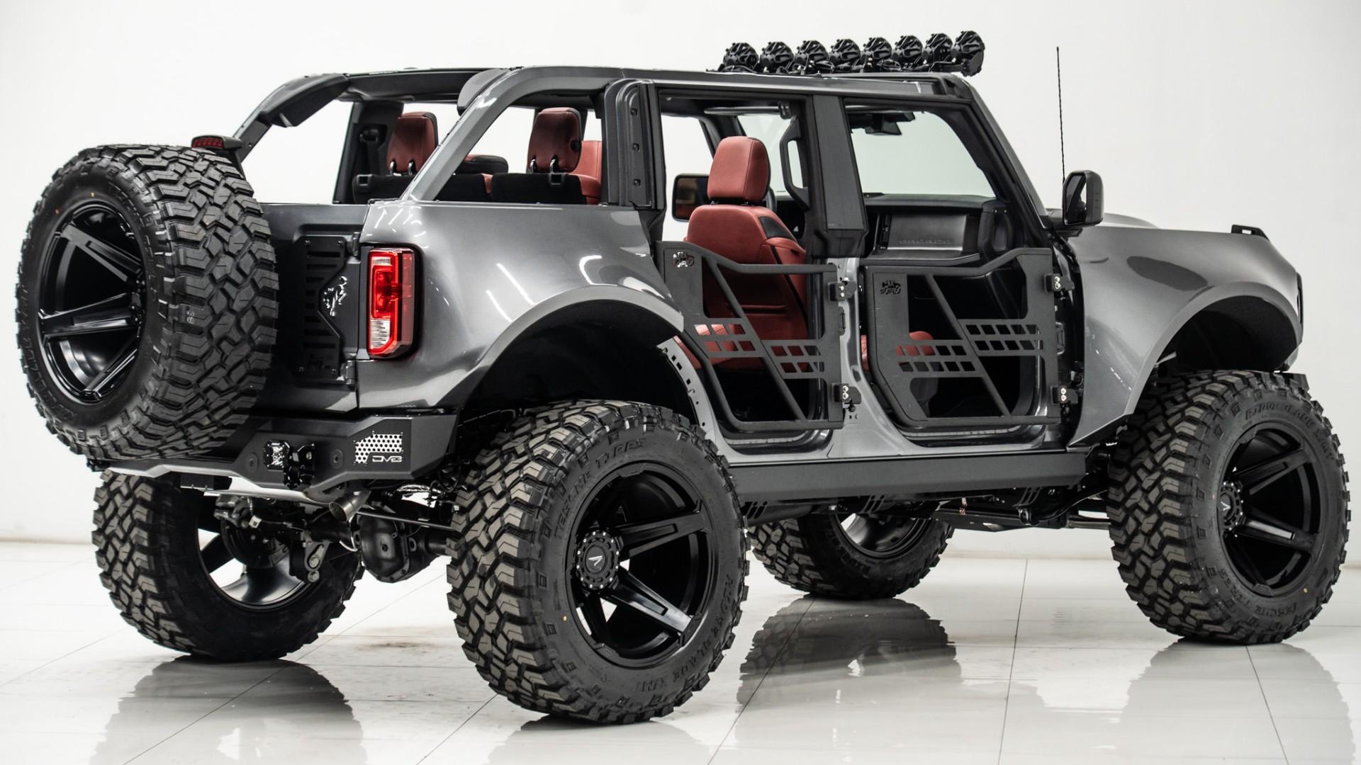 2025 FORD BRONCO in Carbonized Gray Metallic, photo 11 of 40