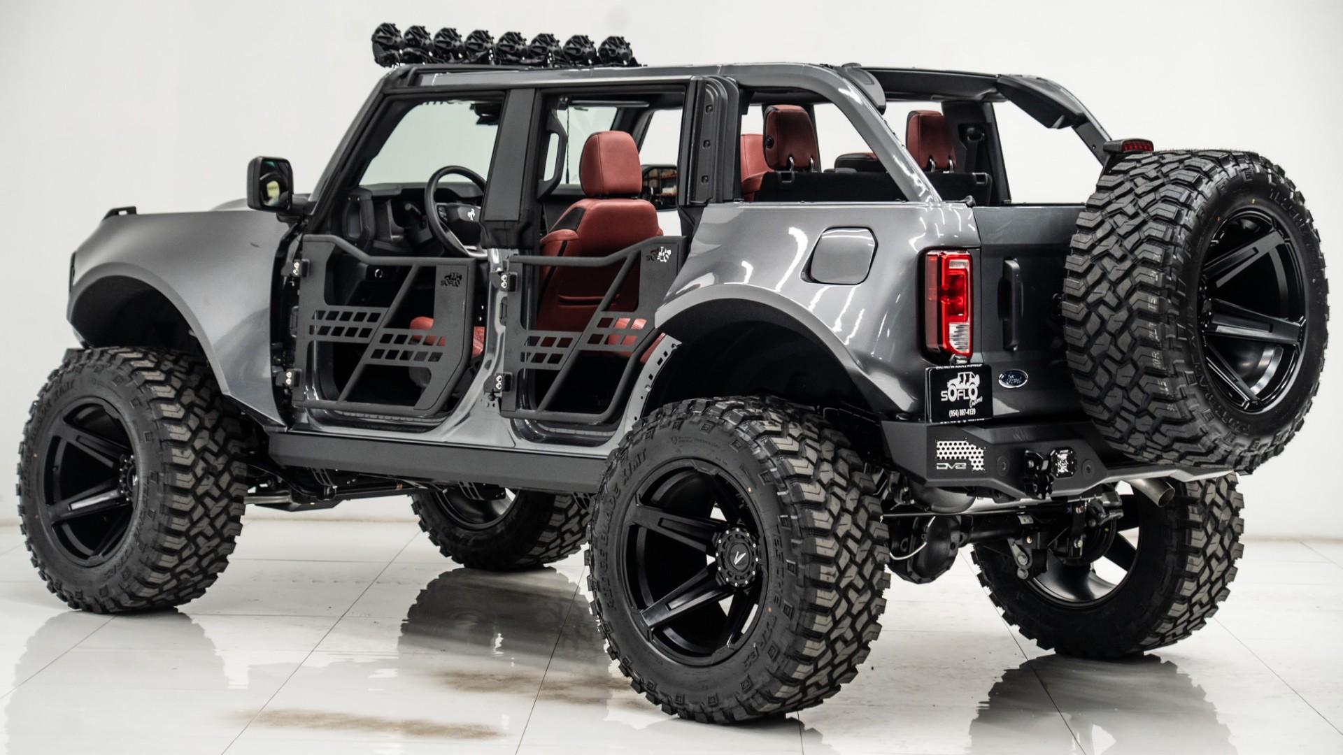 2025 FORD BRONCO in Carbonized Gray Metallic, photo 12 of 40