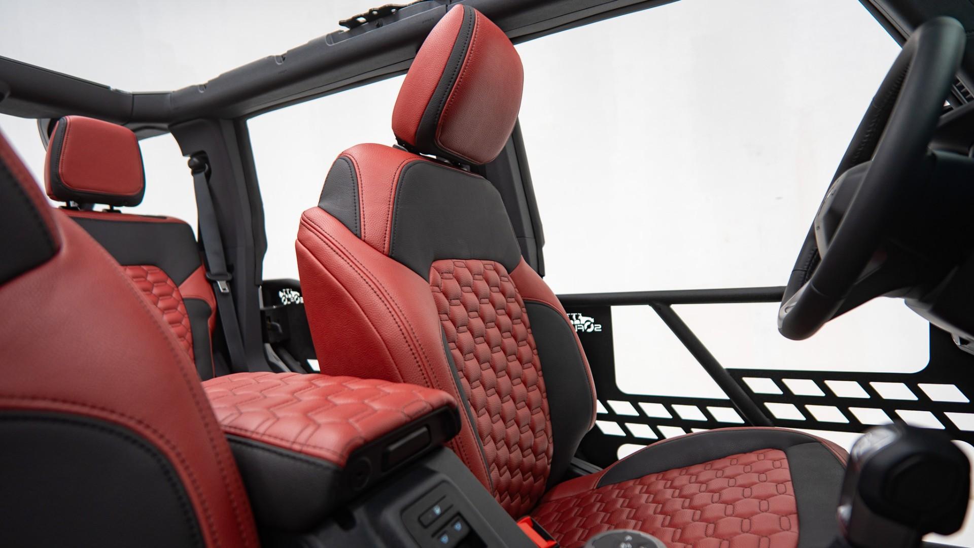 2025 FORD BRONCO in Carbonized Gray Metallic, photo 33 of 40
