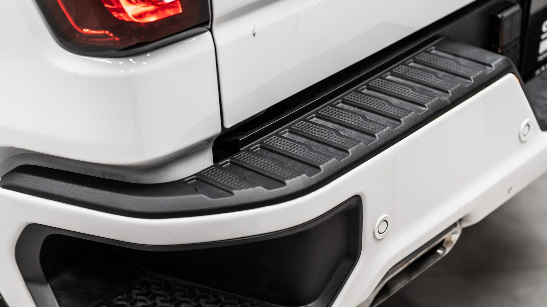 2025 GMC SIERRA 1500 in White, photo 14 of 46